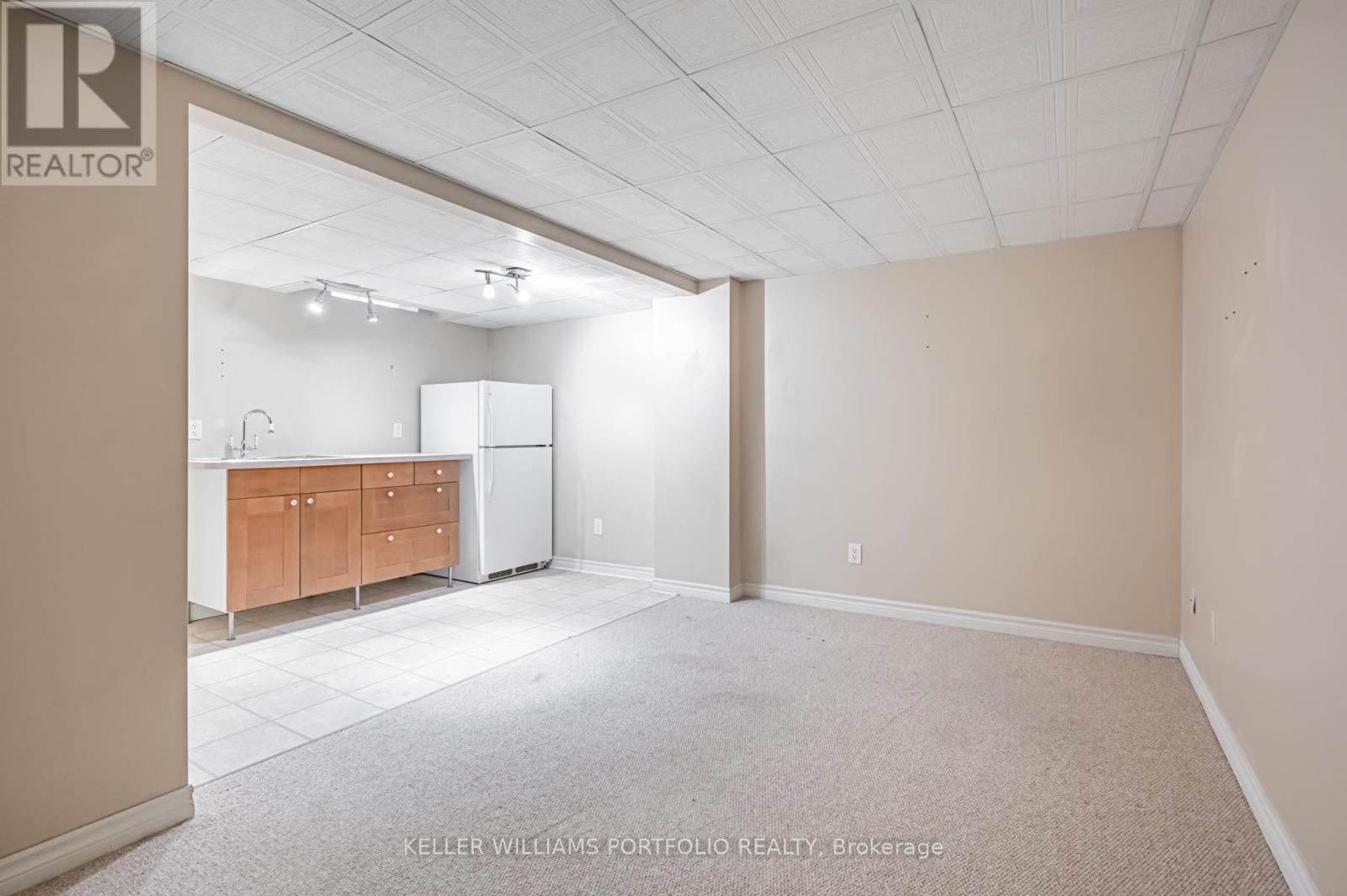 7160 Waldorf Way, Mississauga, ON - Indoor Photo Showing Other Room