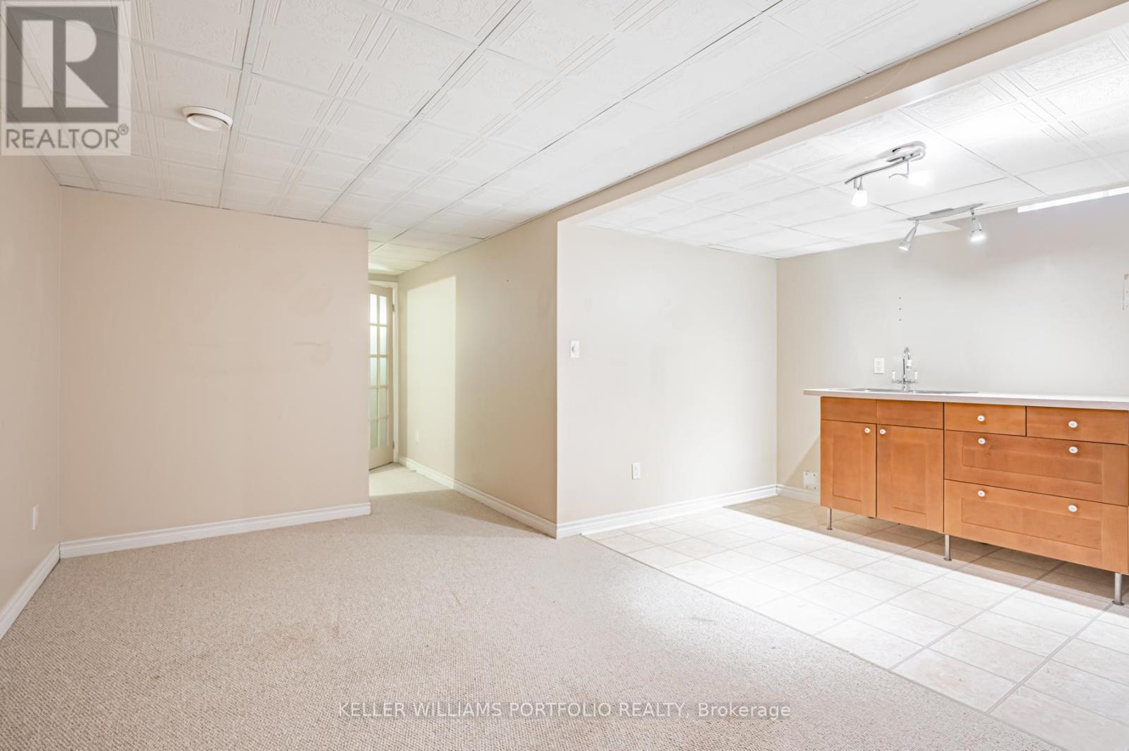 7160 Waldorf Way, Mississauga, ON - Indoor Photo Showing Other Room