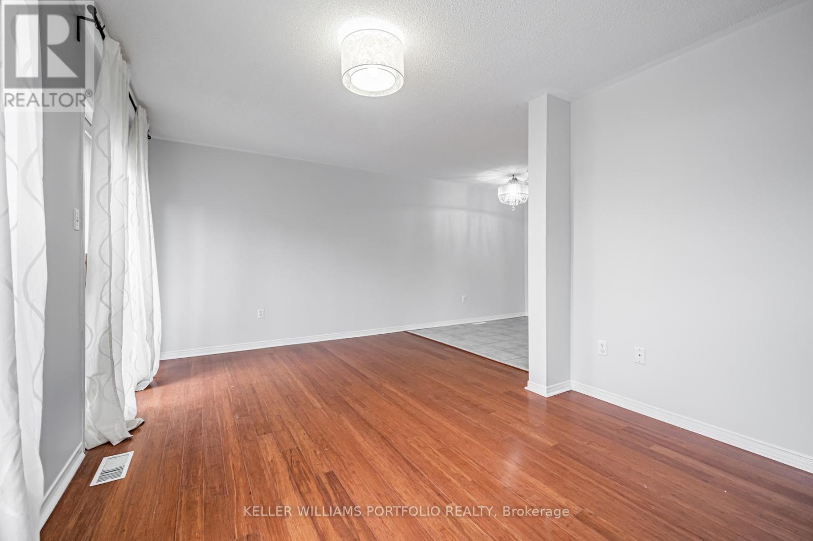 7160 Waldorf Way, Mississauga, ON - Indoor Photo Showing Other Room
