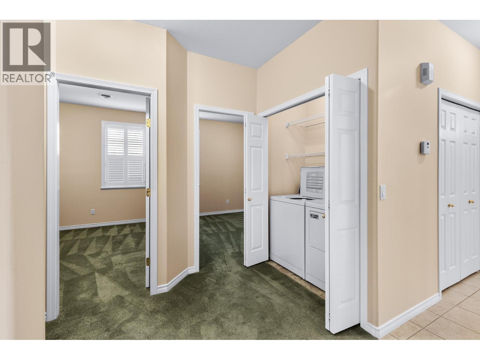 3360 Old Okanagan Highway Unit# 160, West Kelowna, BC - Indoor Photo Showing Laundry Room