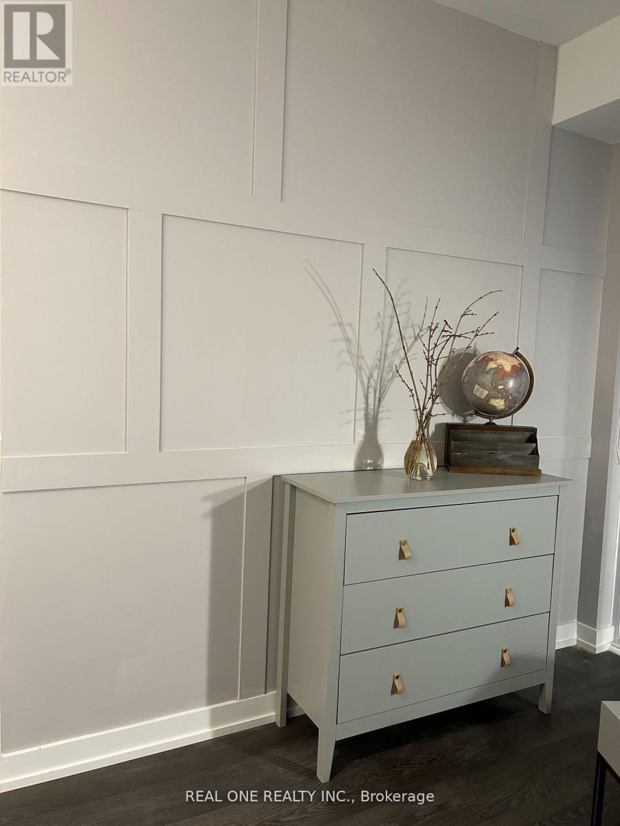 S401 - 8 Olympic Garden Drive, Toronto, ON - Indoor