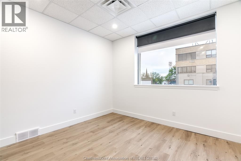 138 King Street West Unit# 207, Chatham, ON - Indoor Photo Showing Other Room