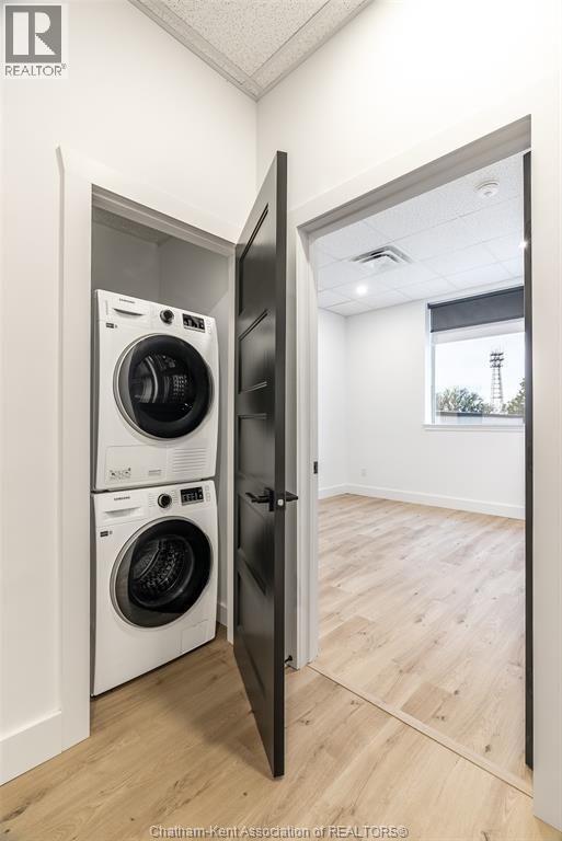 138 King Street West Unit# 207, Chatham, ON - Indoor Photo Showing Laundry Room