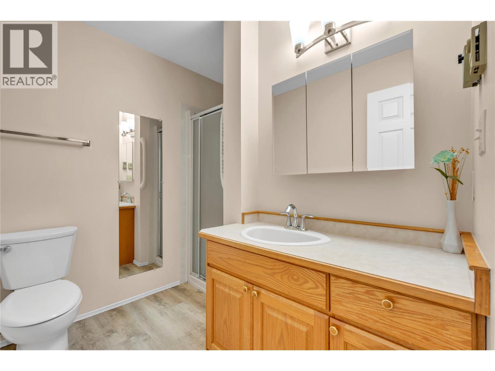 965 King Street Unit# 308, Penticton, BC - Indoor Photo Showing Bathroom