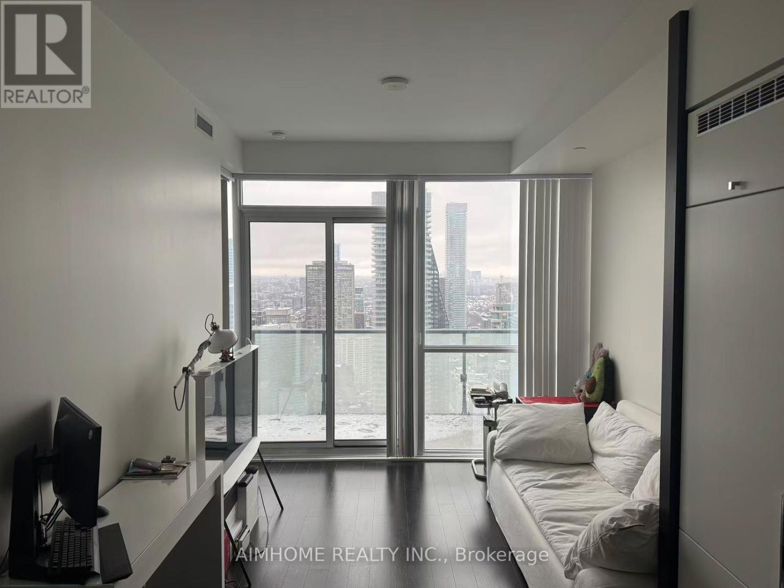 Ph05 - 15 Grenville Street, Toronto, ON - Indoor