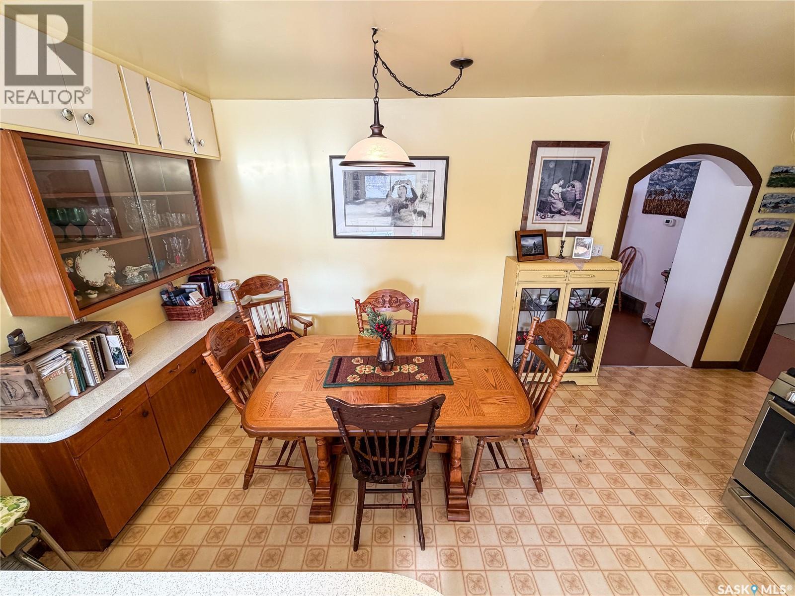 610 Railway Street, Eastend, SK - Indoor Photo Showing Dining Room
