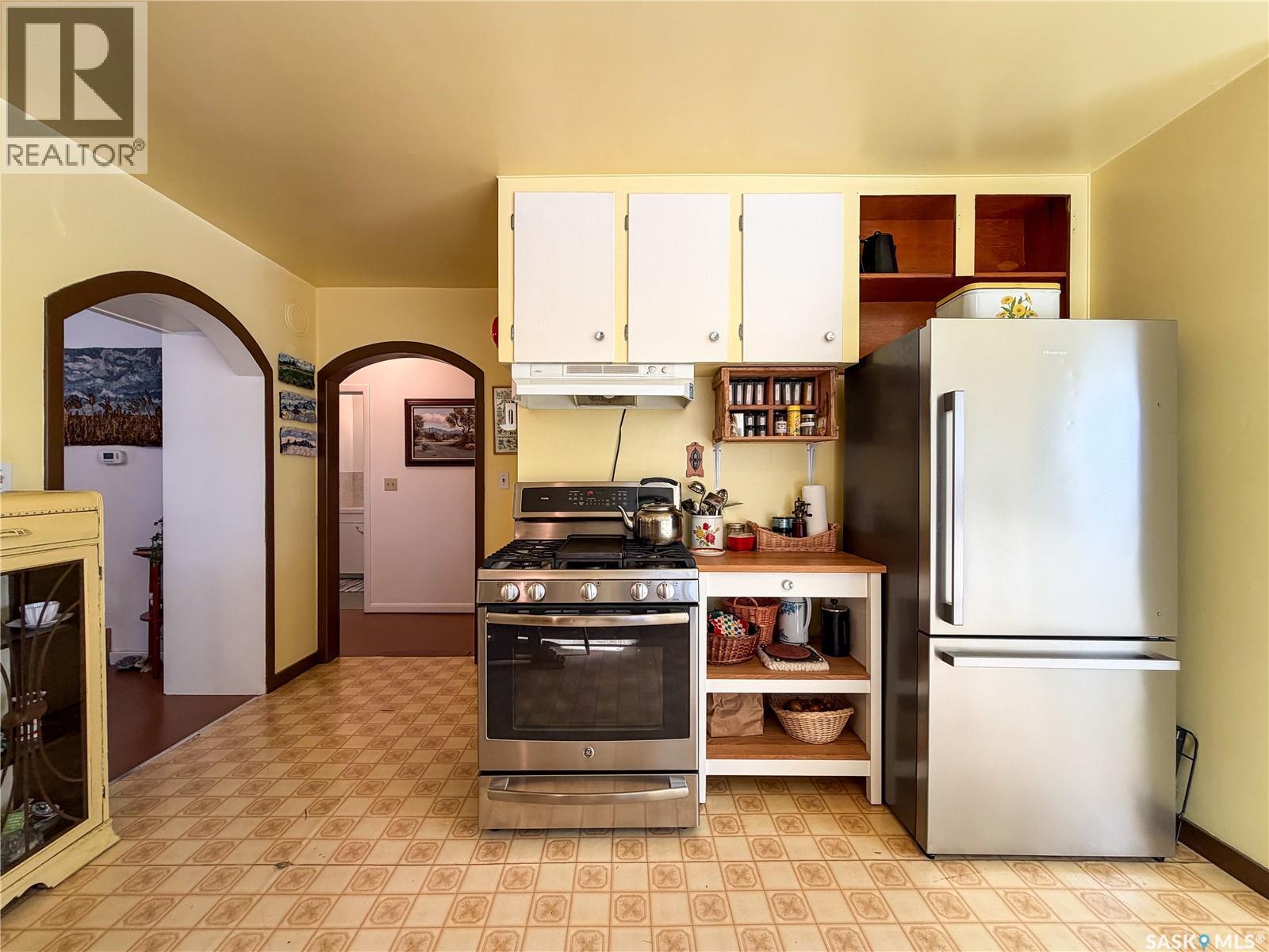 610 Railway Street, Eastend, SK - Indoor Photo Showing Kitchen