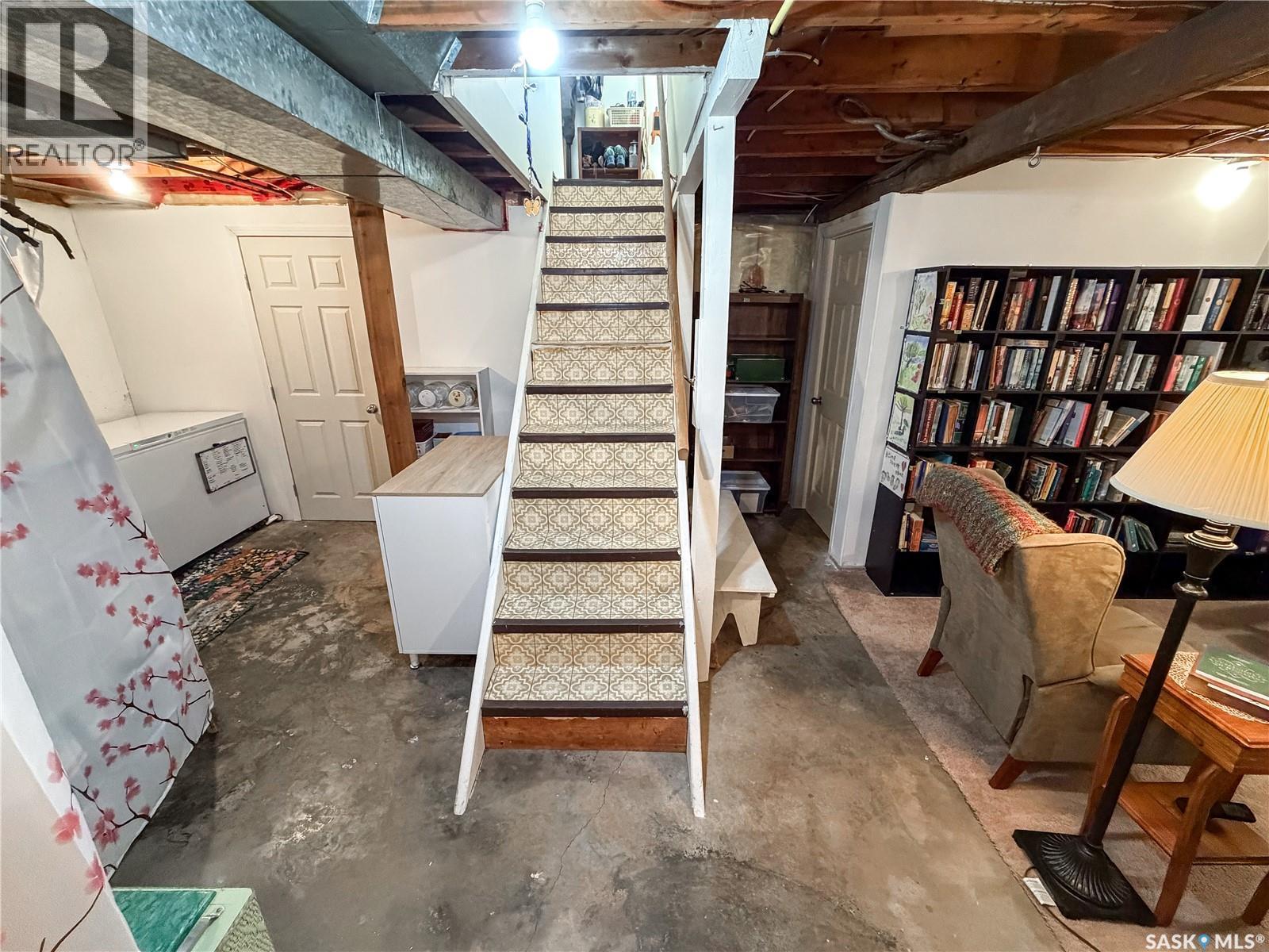 610 Railway Street, Eastend, SK - Indoor Photo Showing Basement