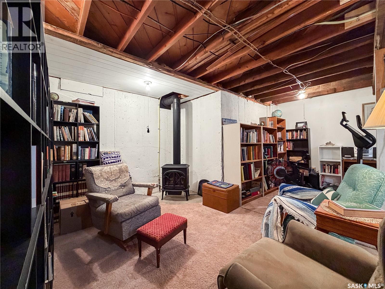 610 Railway Street, Eastend, SK - Indoor Photo Showing Basement