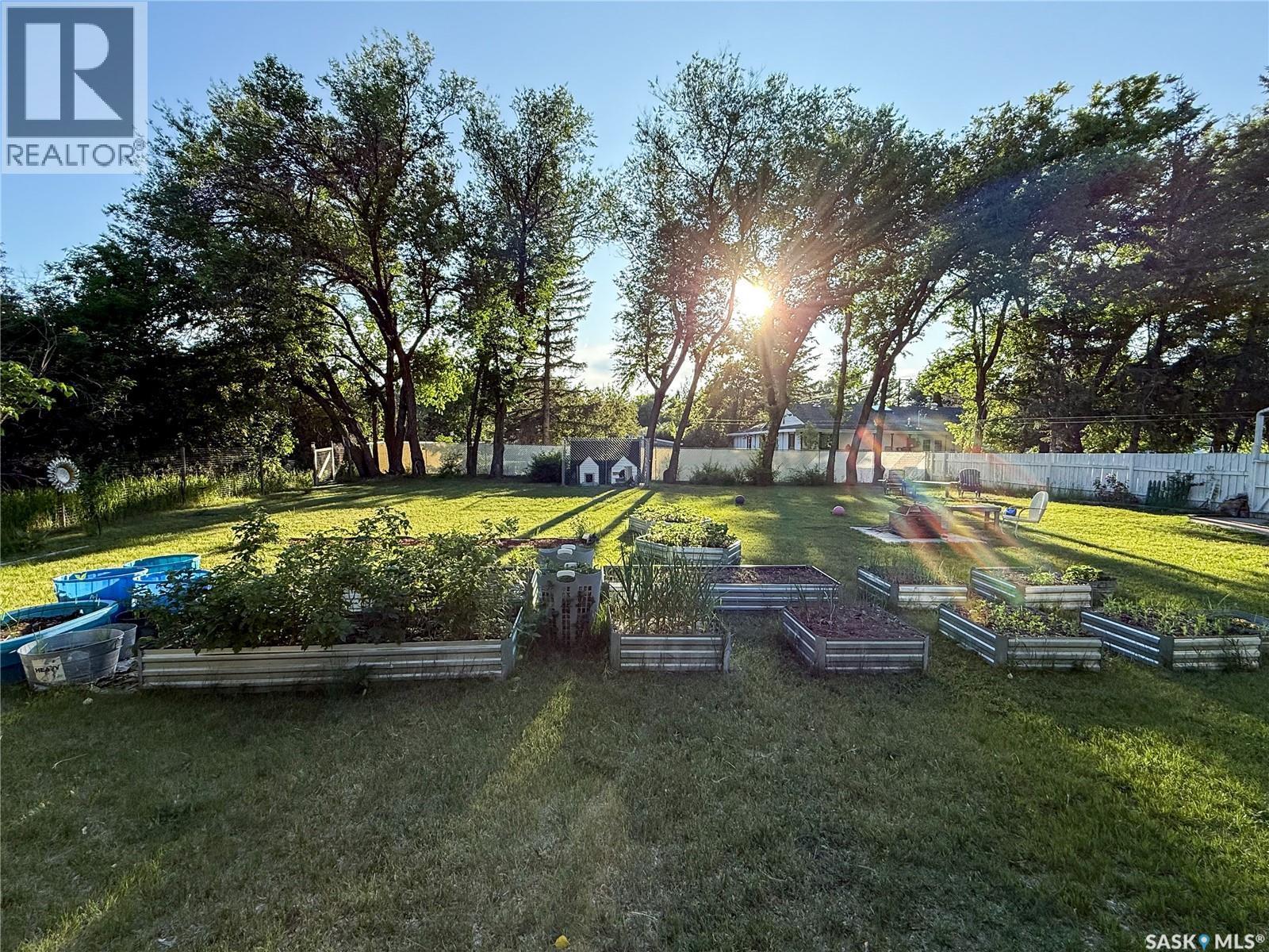 610 Railway Street, Eastend, SK - Outdoor With View