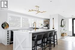 2872 MUSKOKA ROAD 118 W Muskoka Lakes, ON P0B 1J0