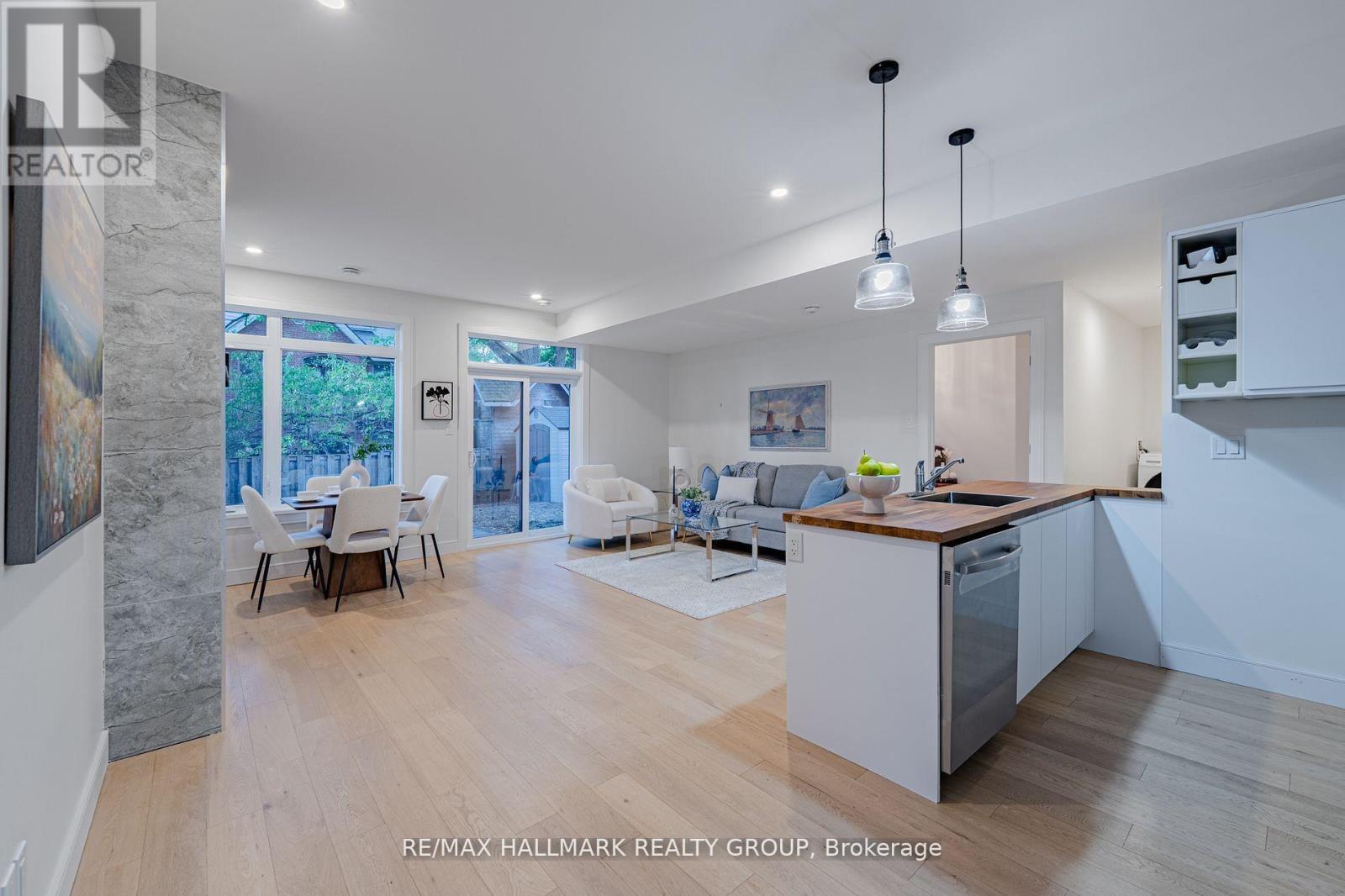 14 Thornton Avenue, Ottawa, ON - Indoor Photo Showing Kitchen