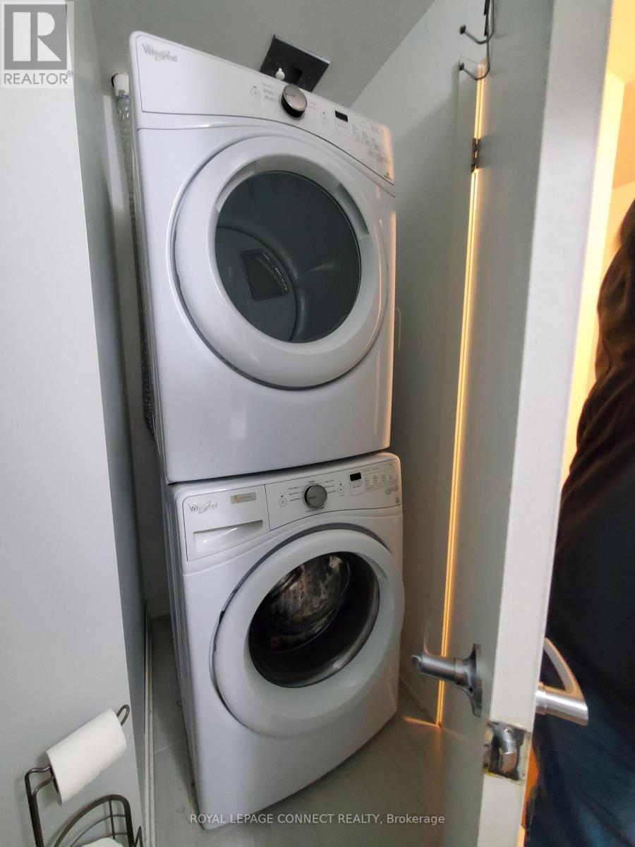 Ph08 - 10 Willison Square, Toronto, ON - Indoor Photo Showing Laundry Room
