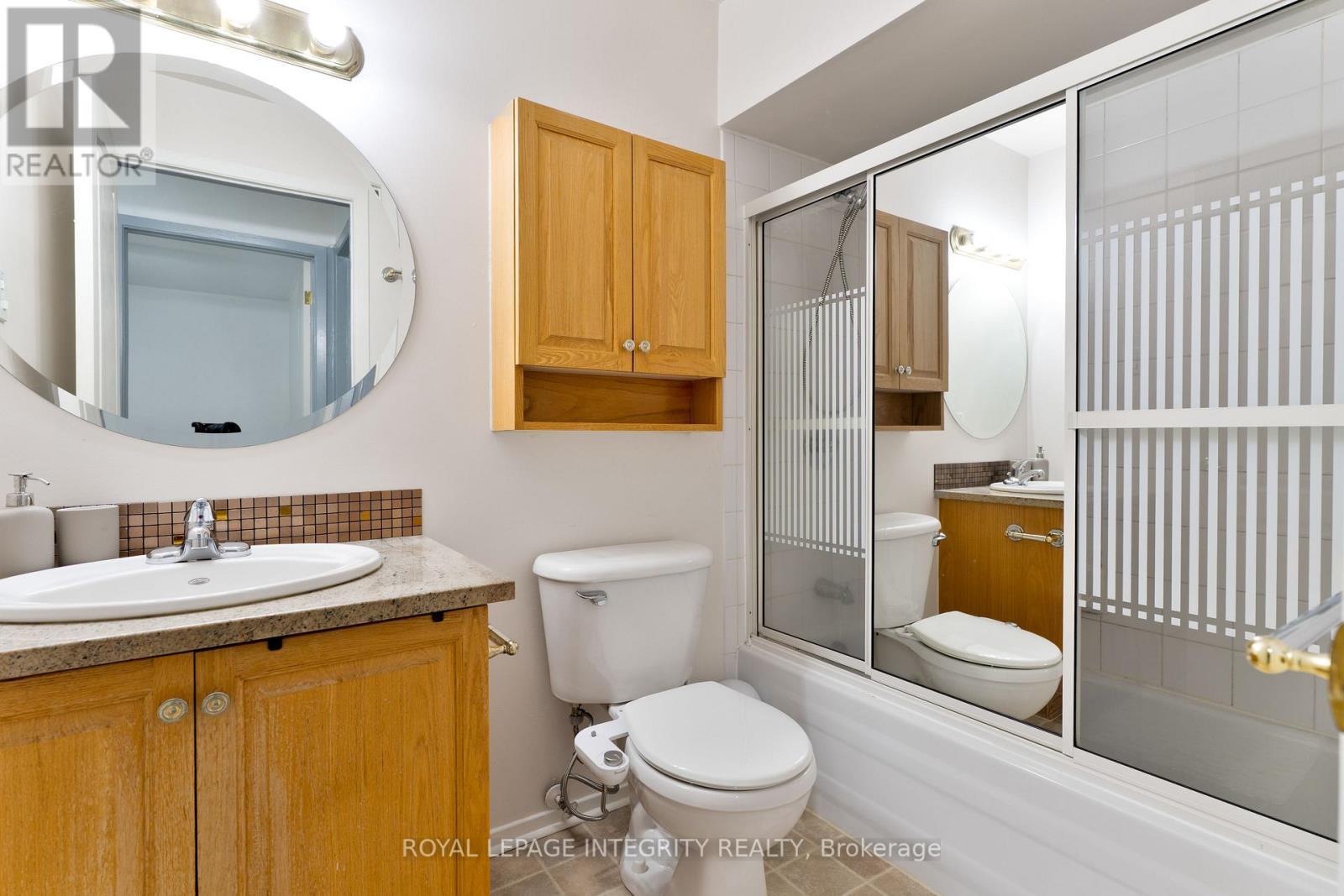 Bath - 406 - 270 Brittany Drive, Ottawa, ON - Indoor Photo Showing Bathroom