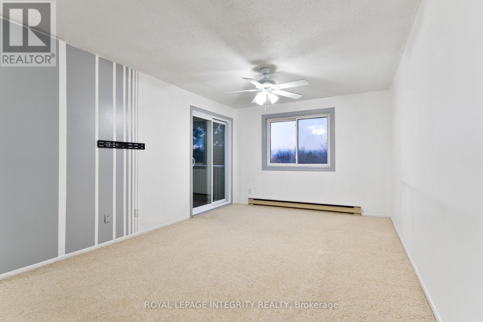 Hall Space - 406 - 270 Brittany Drive, Ottawa, ON - Indoor Photo Showing Other Room