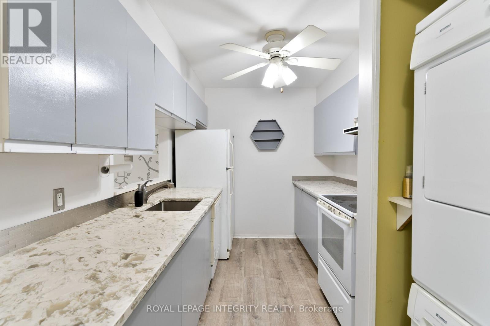 Kitchen , In Unit Laundry - 406 - 270 Brittany Drive, Ottawa, ON - Indoor Photo Showing Kitchen