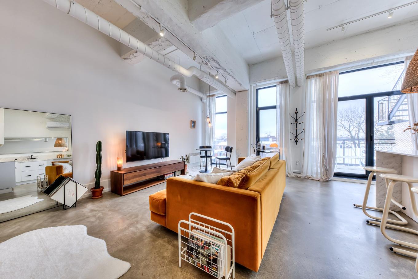 Salon - 305-1900 Rue Augustin-Cantin, Montréal (Le Sud-Ouest), QC - Indoor Photo Showing Living Room
