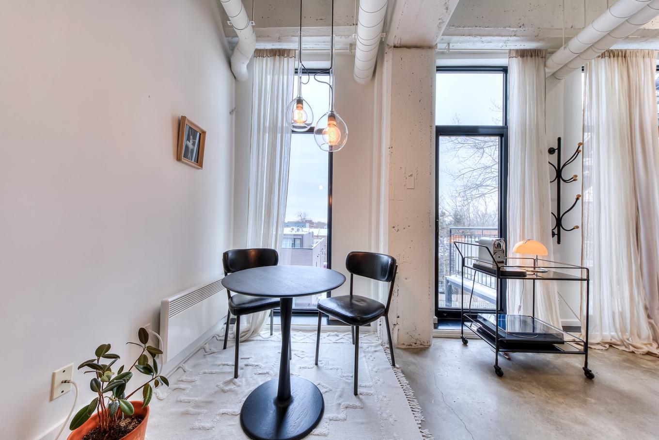 Coin-repas - 305-1900 Rue Augustin-Cantin, Montréal (Le Sud-Ouest), QC - Indoor