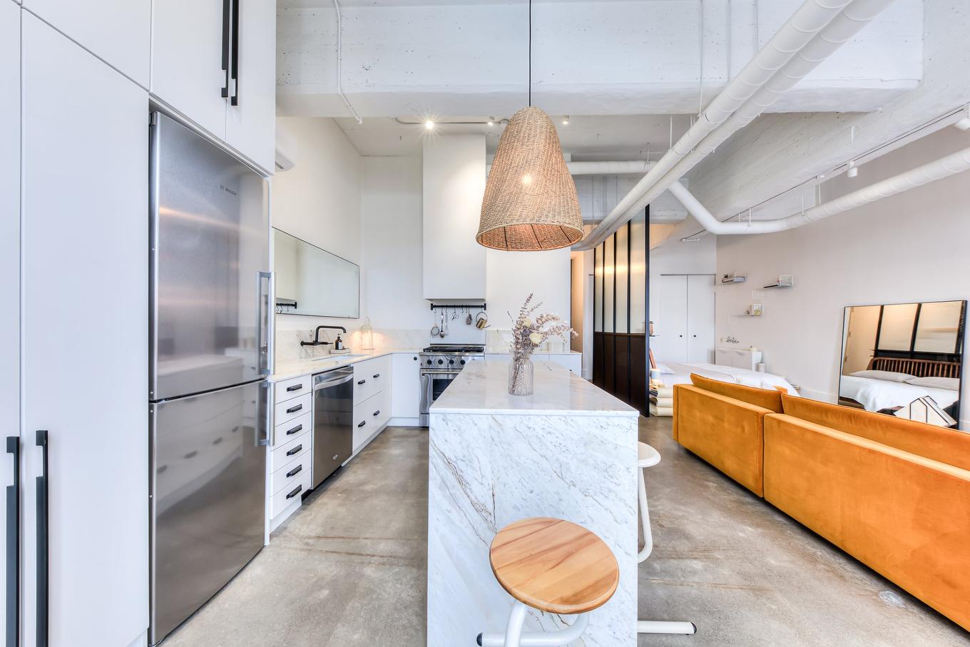 Cuisine - 305-1900 Rue Augustin-Cantin, Montréal (Le Sud-Ouest), QC - Indoor Photo Showing Kitchen With Upgraded Kitchen