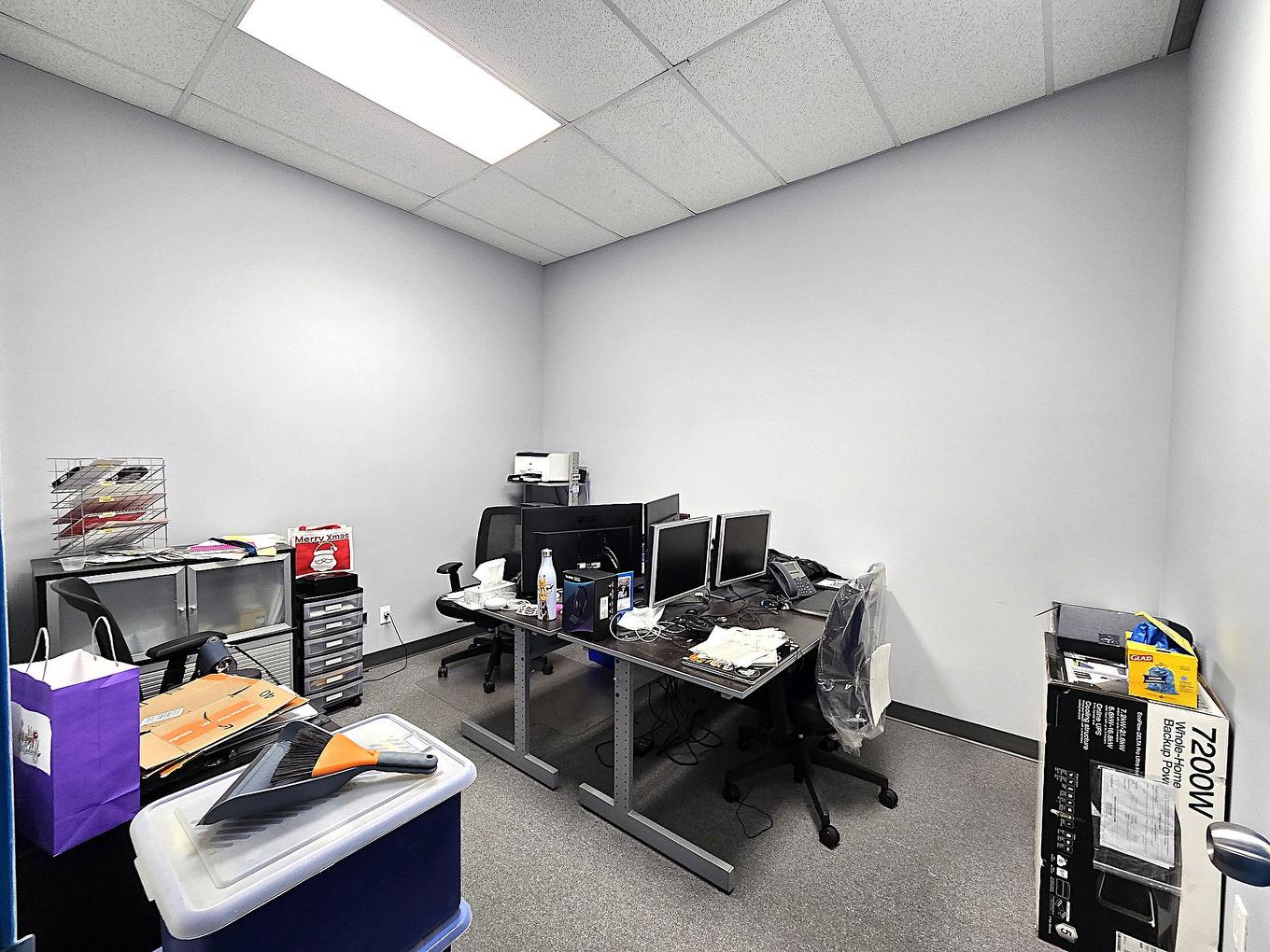 Office - 200-1882 Boul. St-Martin O., Laval (Chomedey), QC - Indoor Photo Showing Office