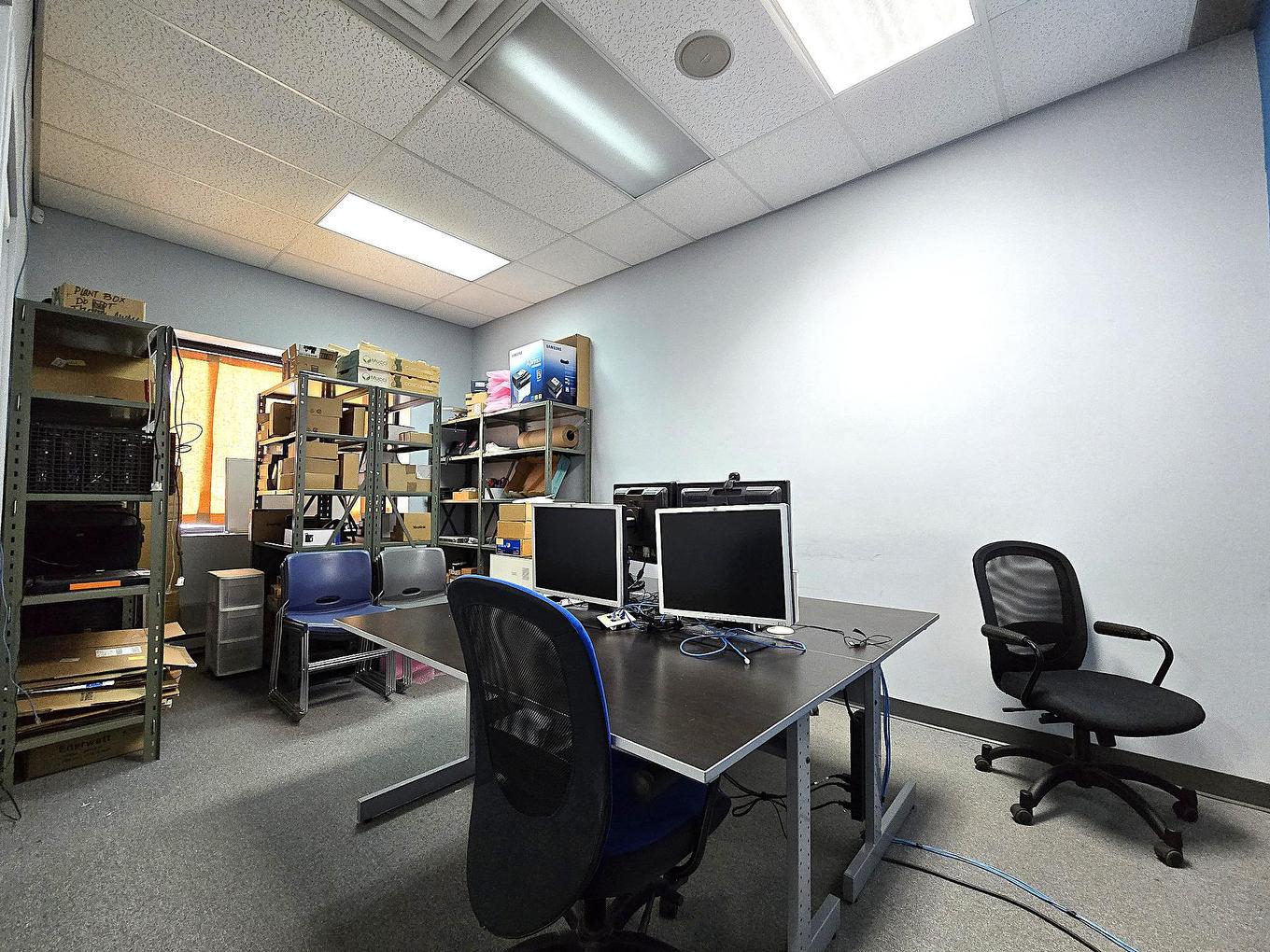 Office - 200-1882 Boul. St-Martin O., Laval (Chomedey), QC - Indoor Photo Showing Office