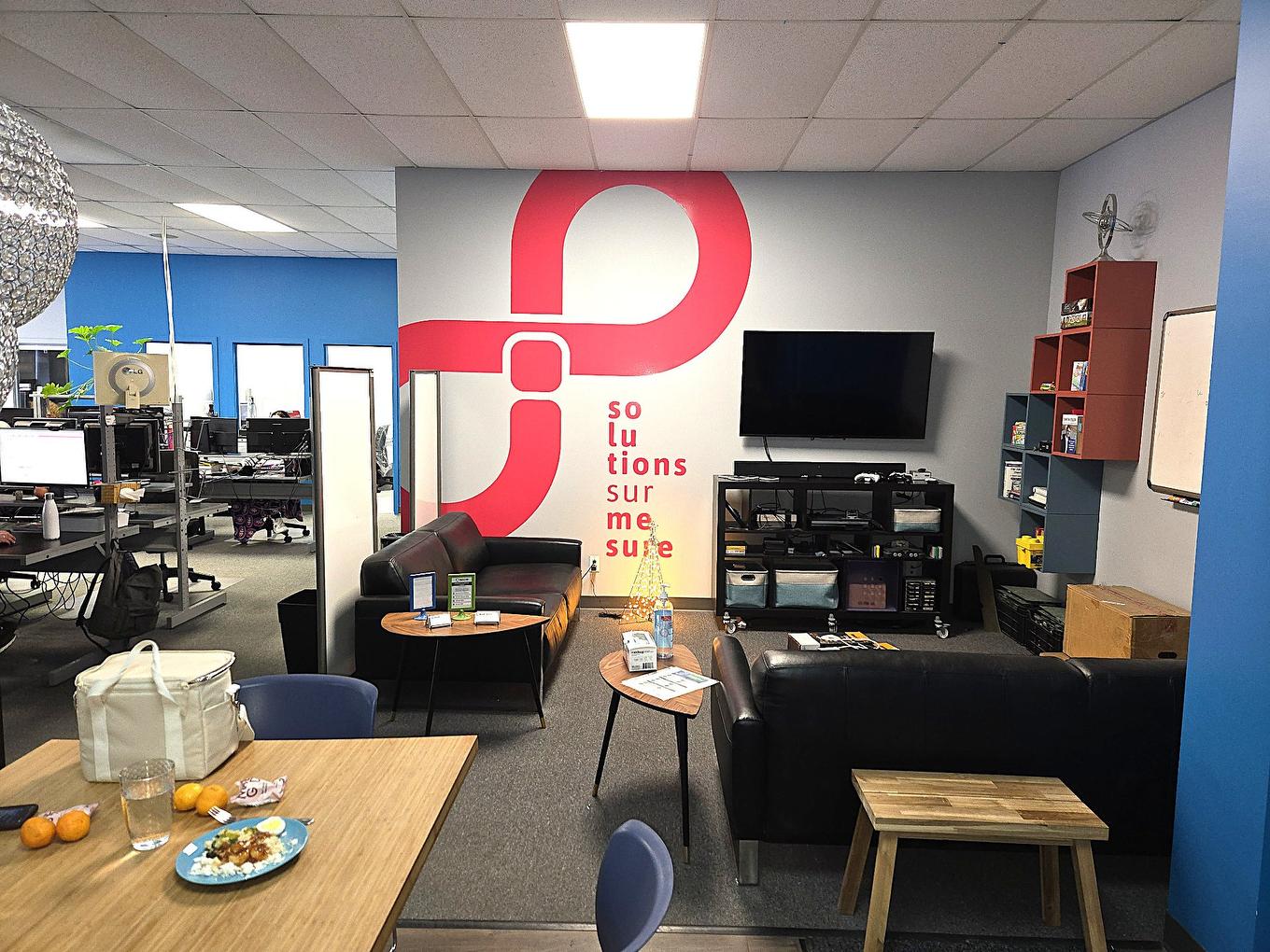 Reception area - 200-1882 Boul. St-Martin O., Laval (Chomedey), QC - Indoor