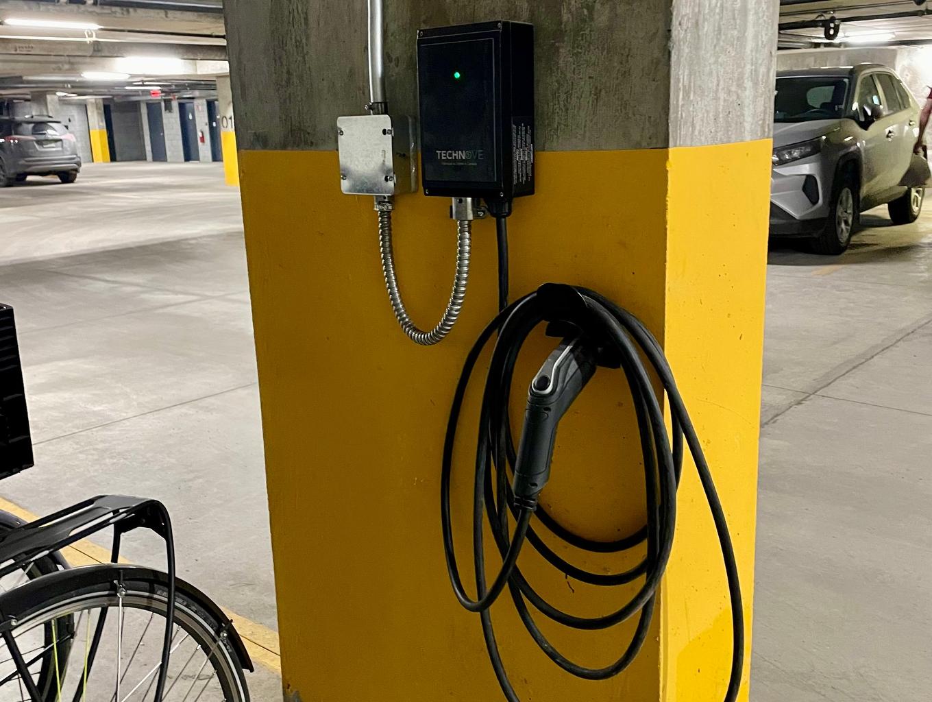 Garage - 301-1950 Rue De Champlain, Montréal (Ville-Marie), QC - Indoor