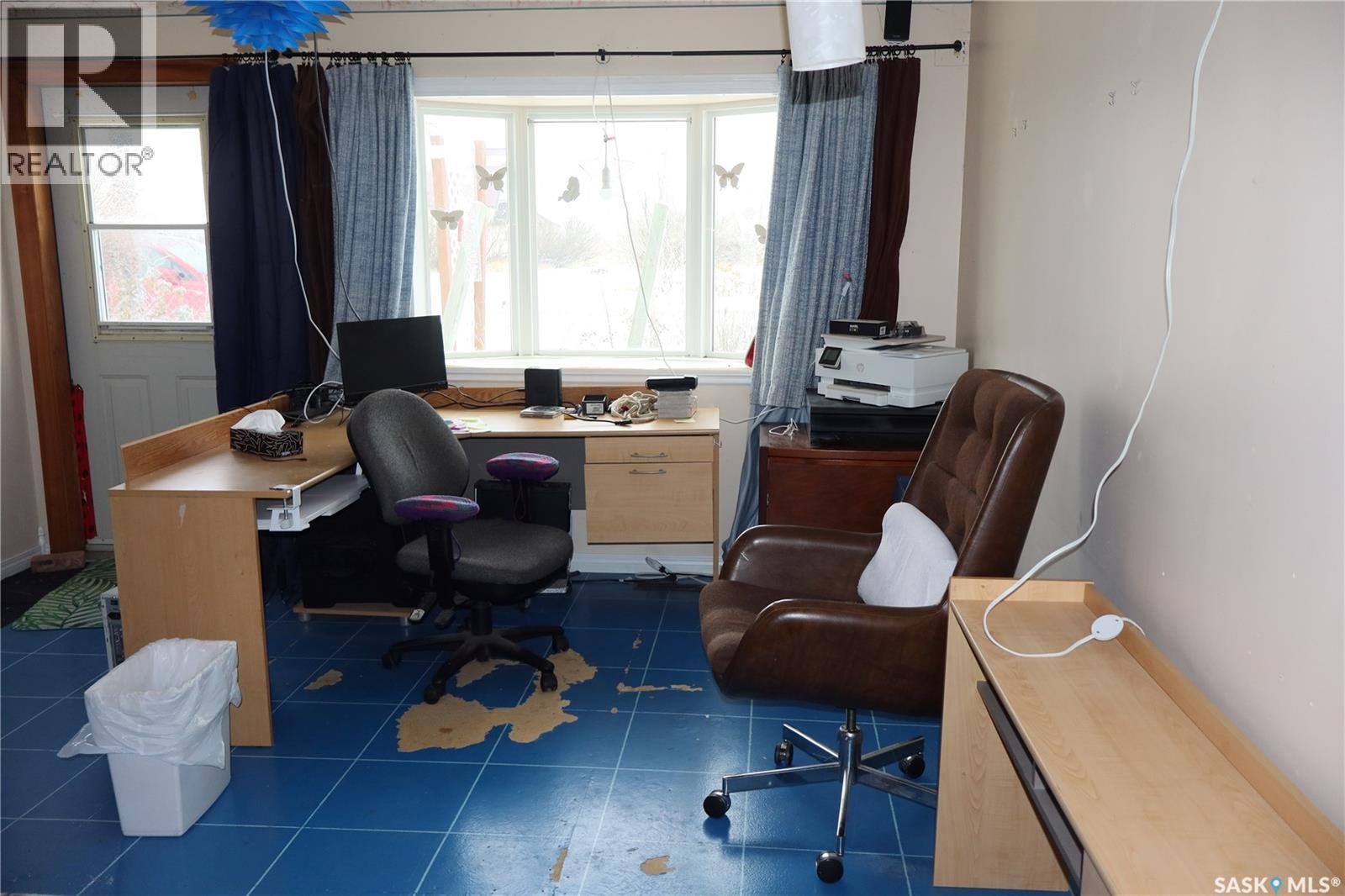 210 1St Avenue, Sutton Rm No. 103, SK - Indoor Photo Showing Office