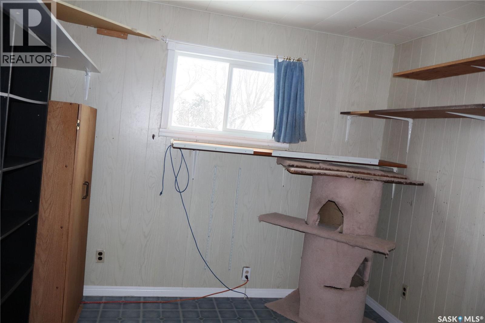 210 1St Avenue, Sutton Rm No. 103, SK - Indoor