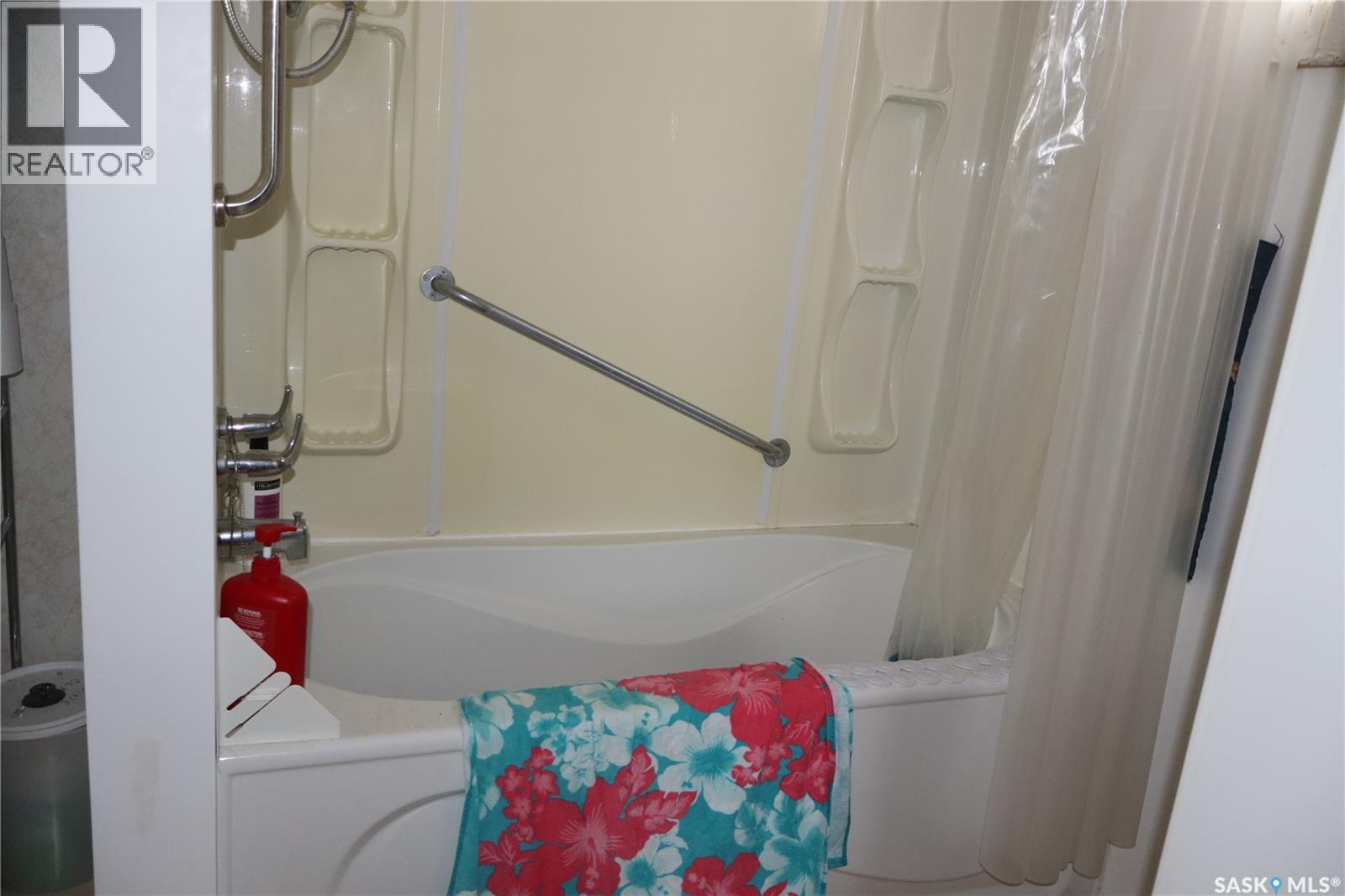 210 1St Avenue, Sutton Rm No. 103, SK - Indoor Photo Showing Laundry Room