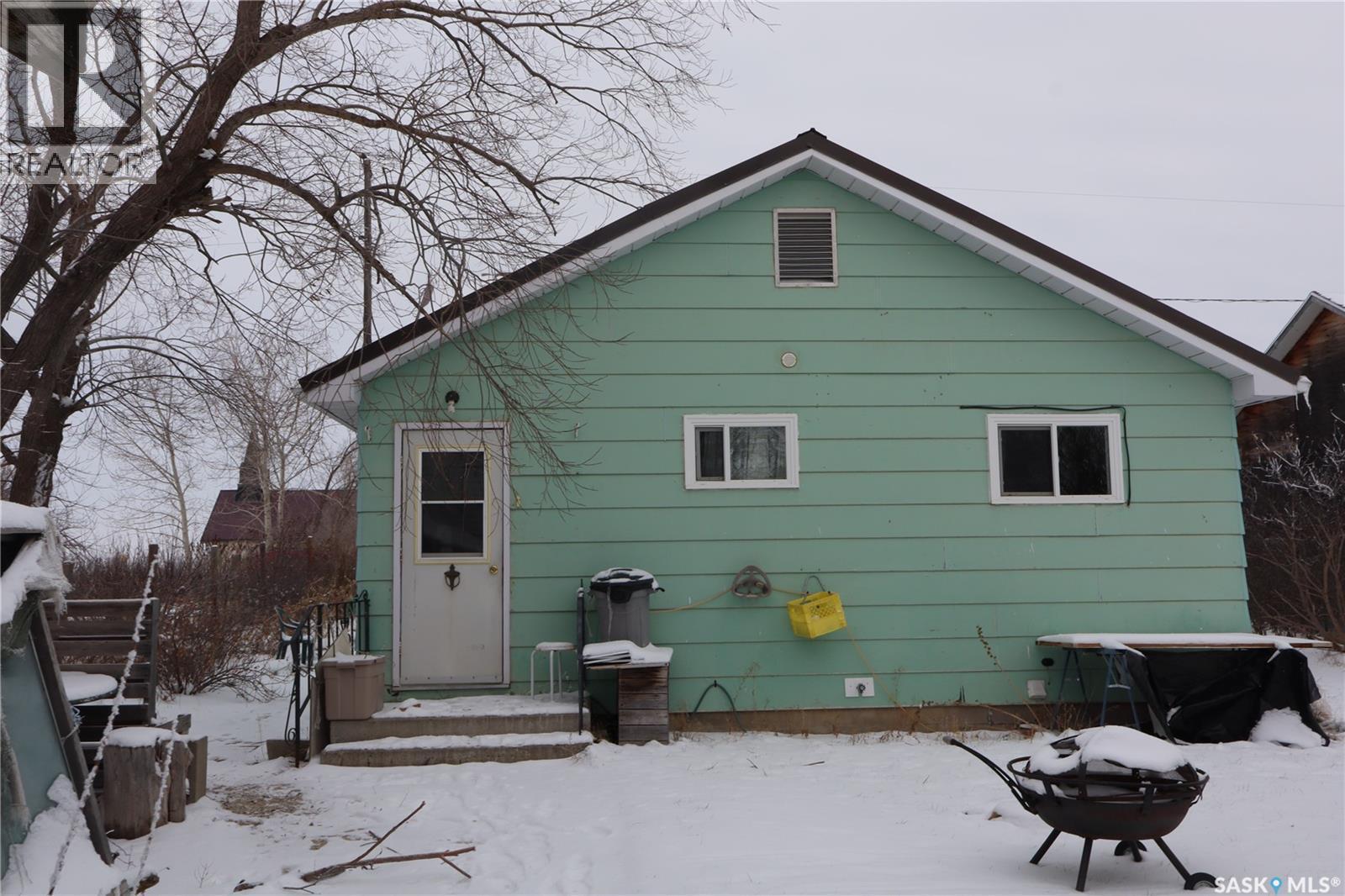 210 1St Avenue, Sutton Rm No. 103, SK - Outdoor With Exterior