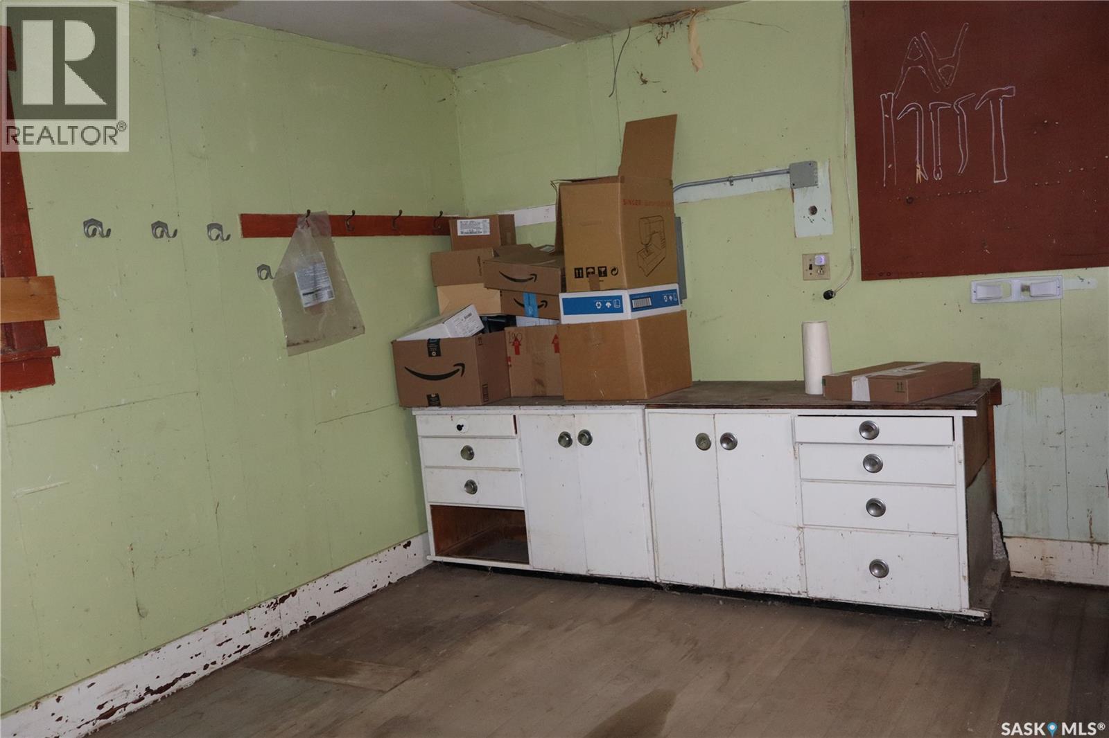 210 1St Avenue, Sutton Rm No. 103, SK - Indoor