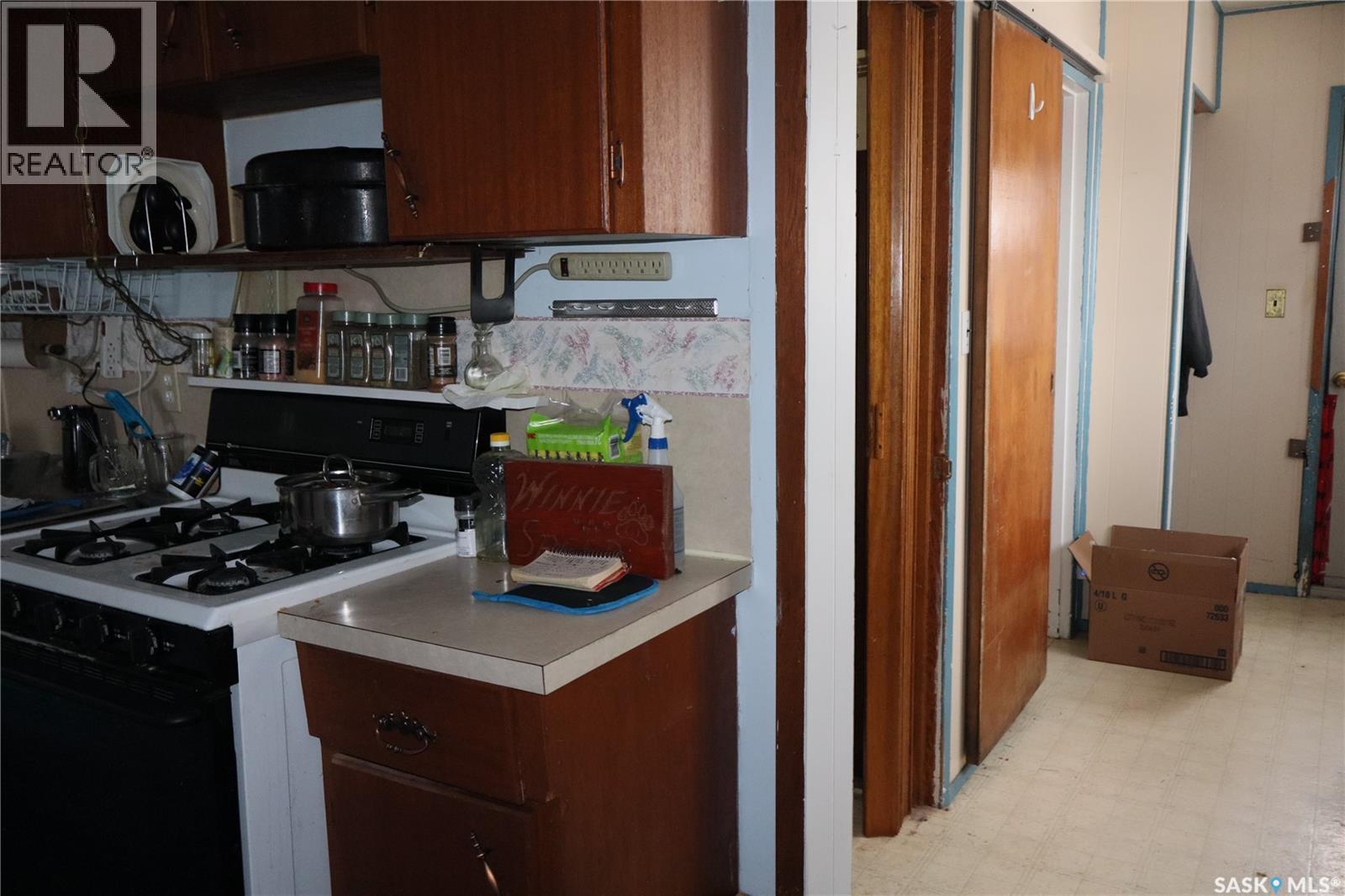 210 1St Avenue, Sutton Rm No. 103, SK - Indoor