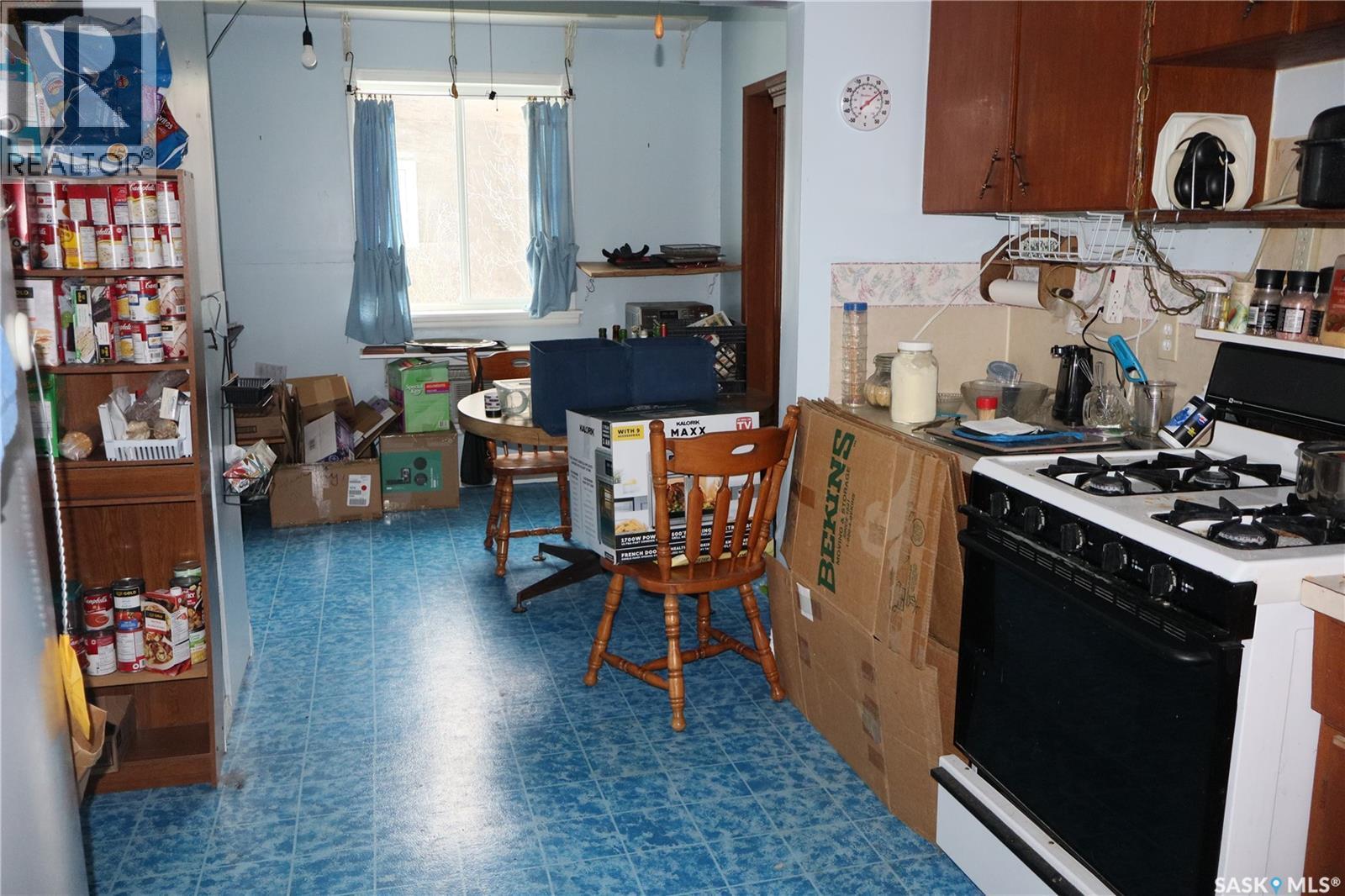 210 1St Avenue, Sutton Rm No. 103, SK - Indoor Photo Showing Kitchen