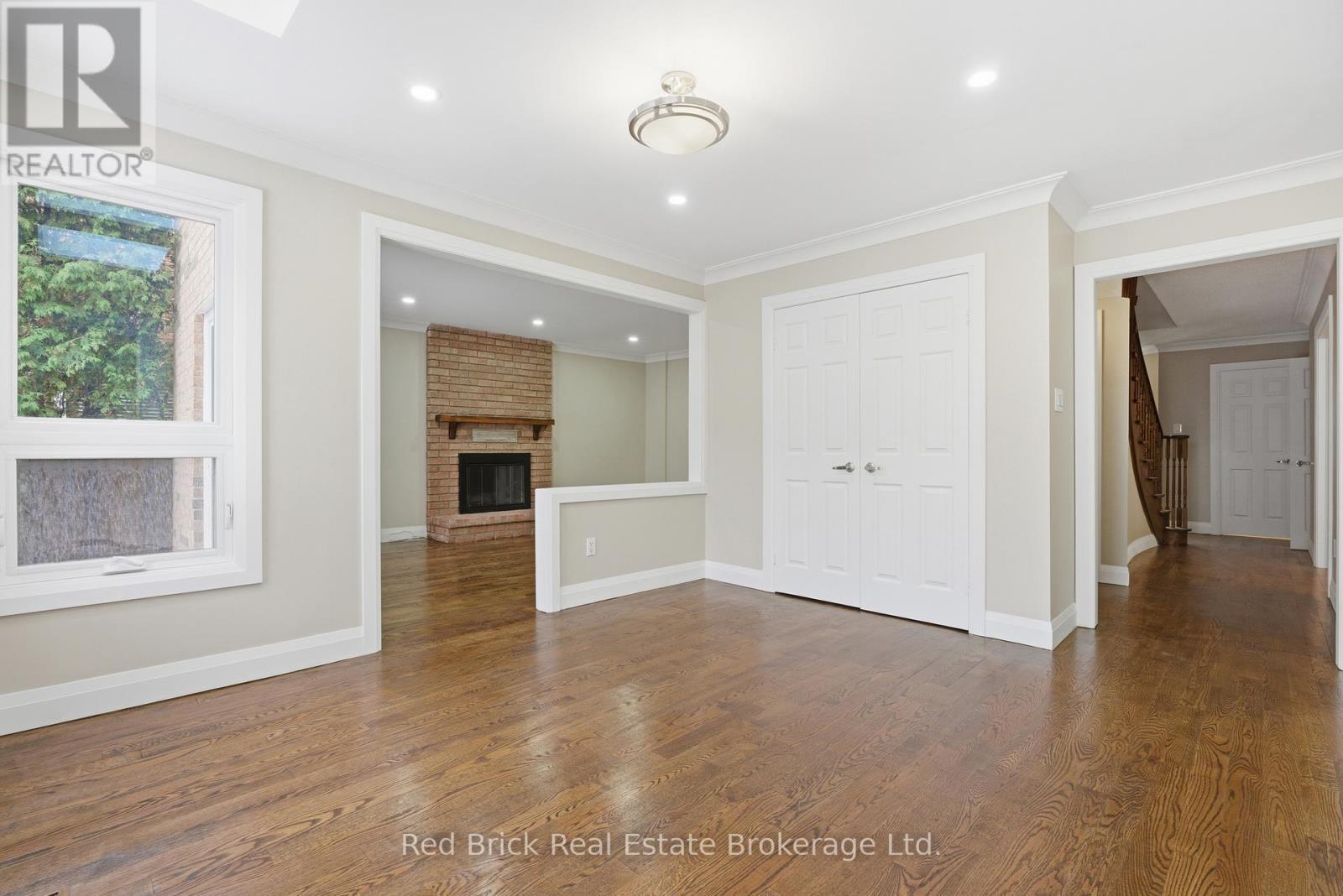 Breakfast area with pantry - 3980 Chadburn Crescent, Mississauga (Erin Mills), ON - Indoor Photo Showing Other Room With Fireplace