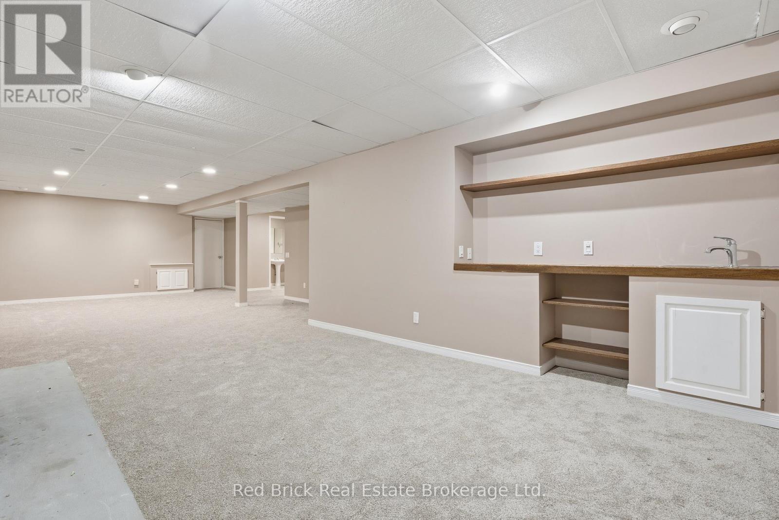 Rec room wet bar - 3980 Chadburn Crescent, Mississauga (Erin Mills), ON - Indoor Photo Showing Other Room