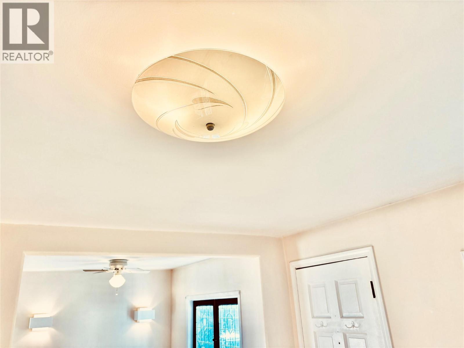 501 Arthur Street, Slocan, BC - Indoor