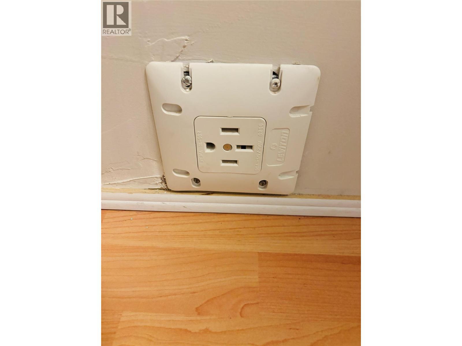 501 Arthur Street, Slocan, BC -