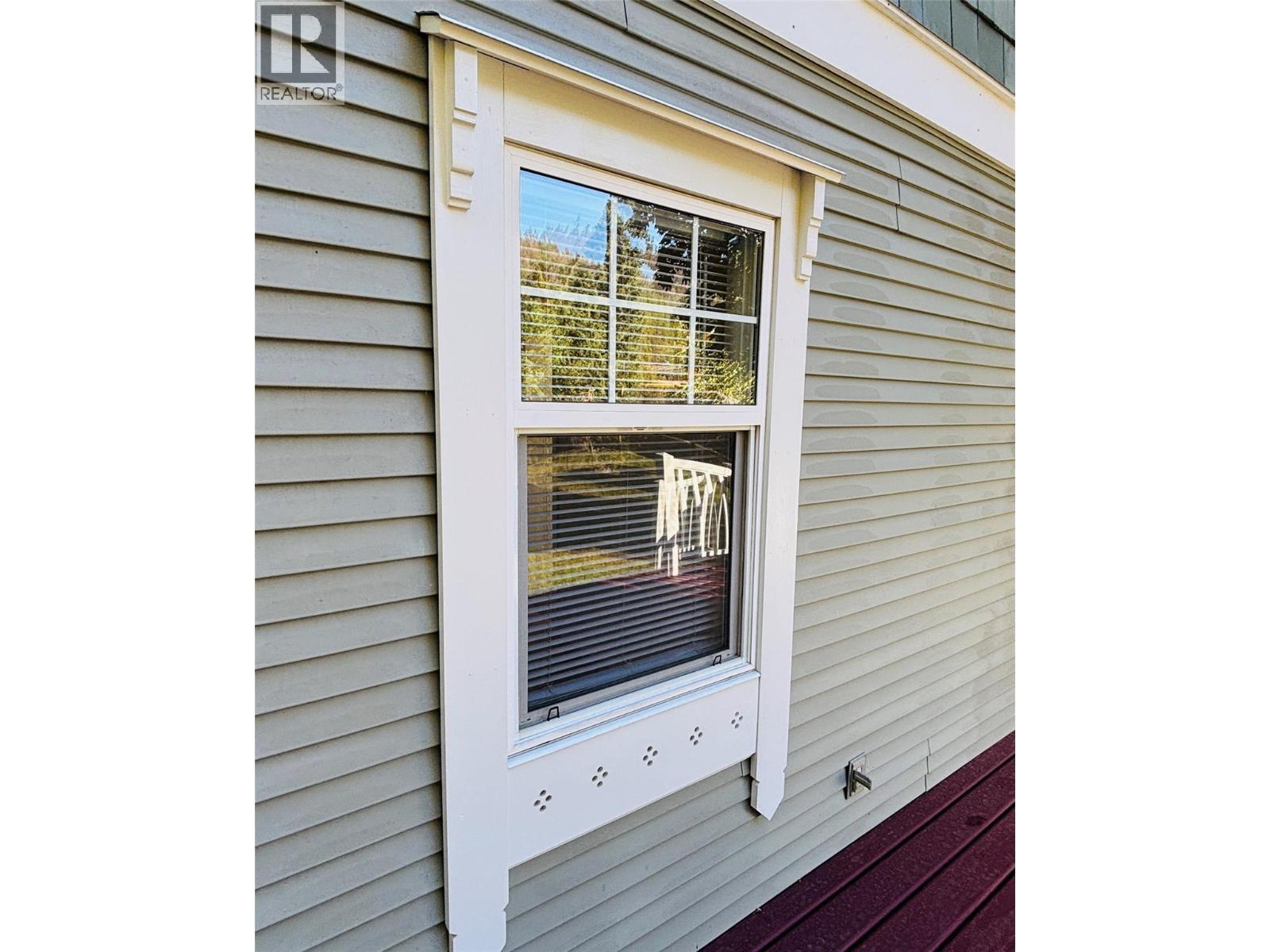 501 Arthur Street, Slocan, BC - Outdoor