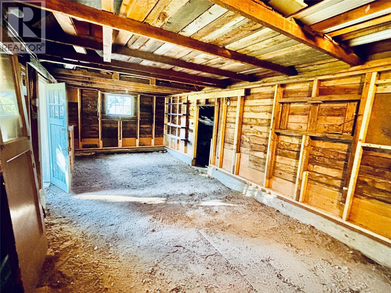 501 Arthur Street, Slocan, BC - Indoor