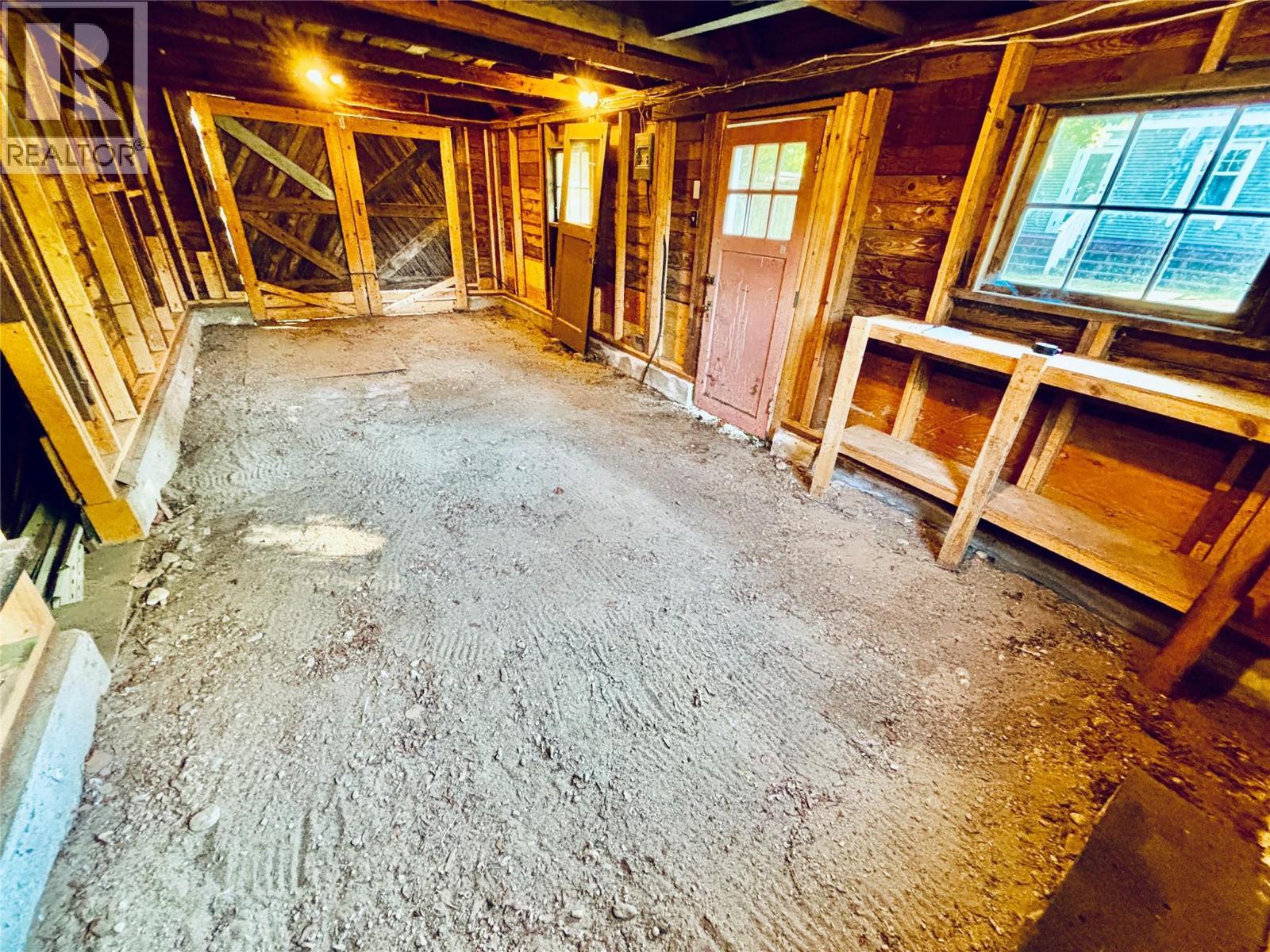 Detached Garage - 501 Arthur Street, Slocan, BC - Indoor