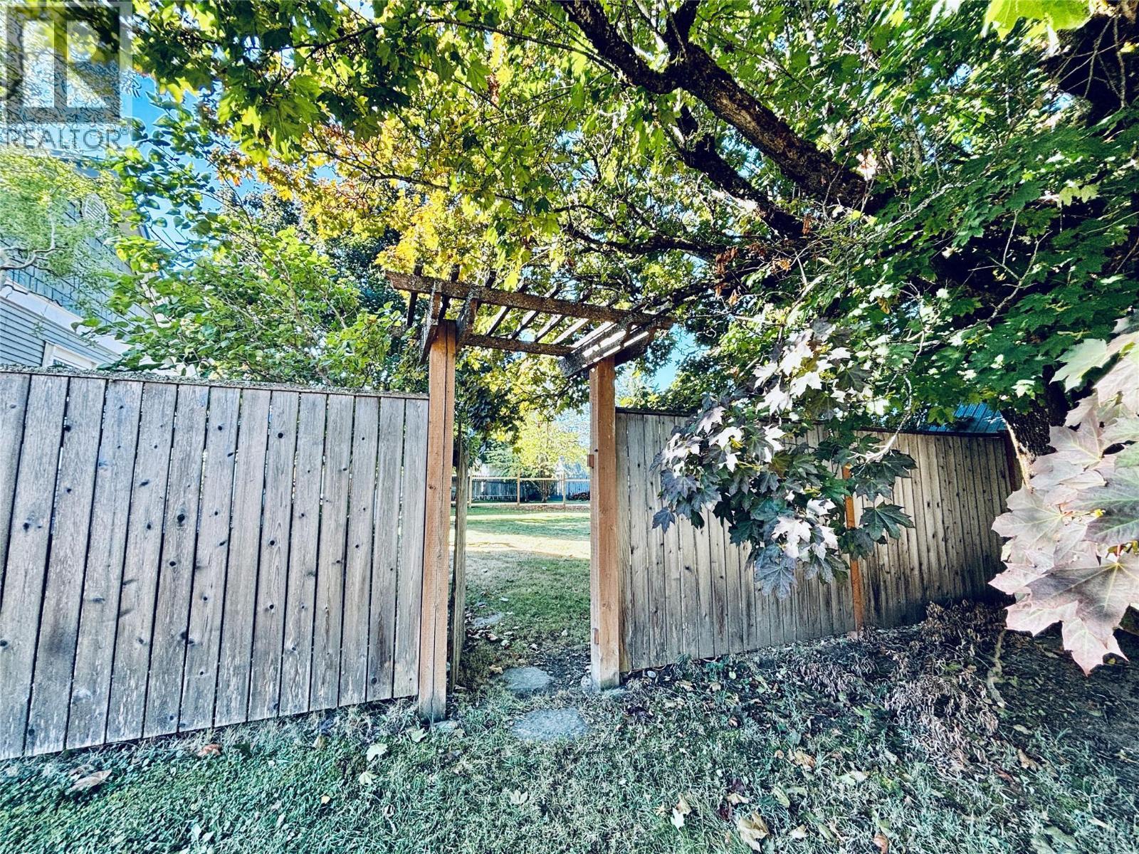 Side Gate - 501 Arthur Street, Slocan, BC - Outdoor