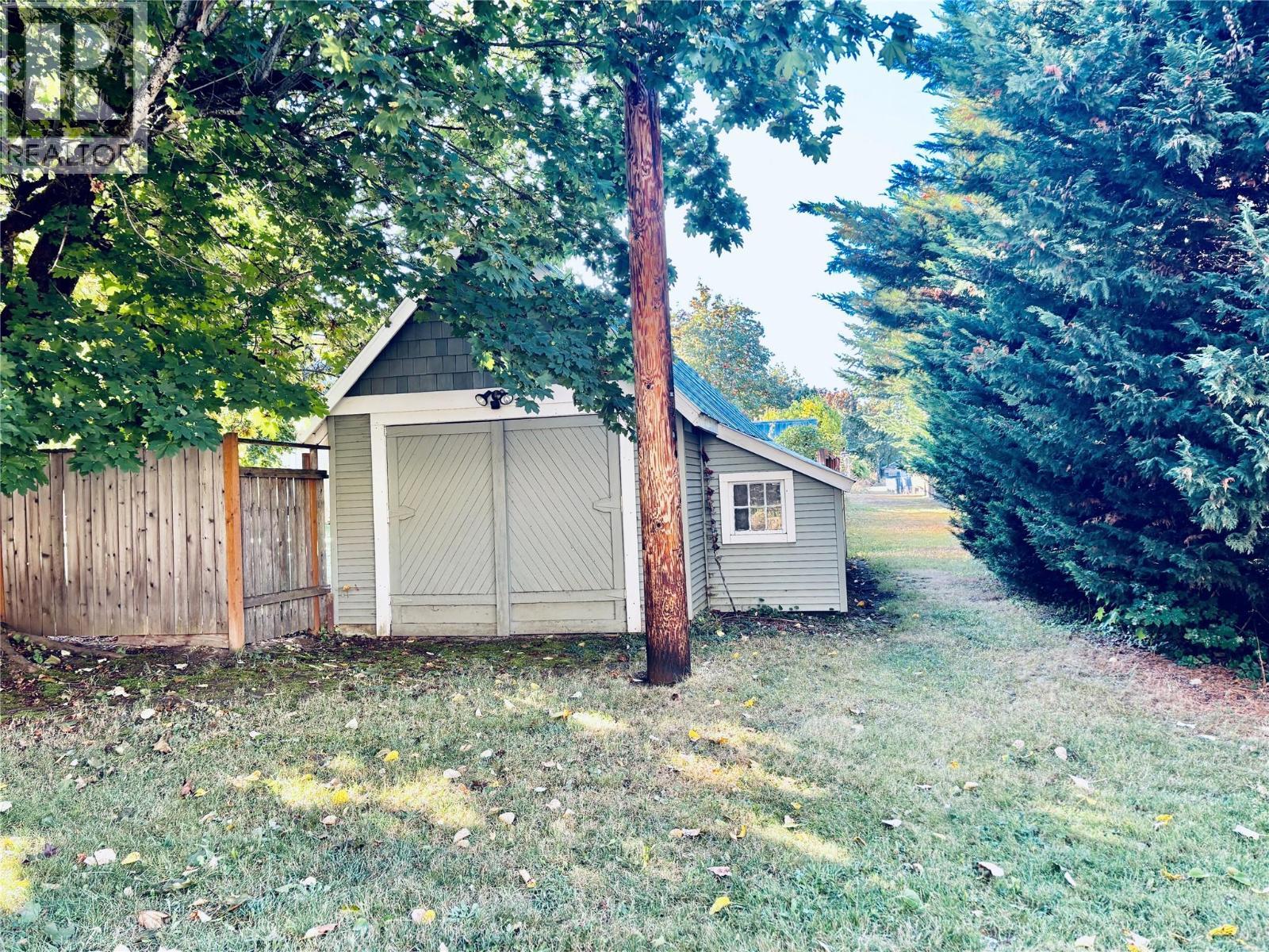 Detached Garage - 501 Arthur Street, Slocan, BC - Outdoor