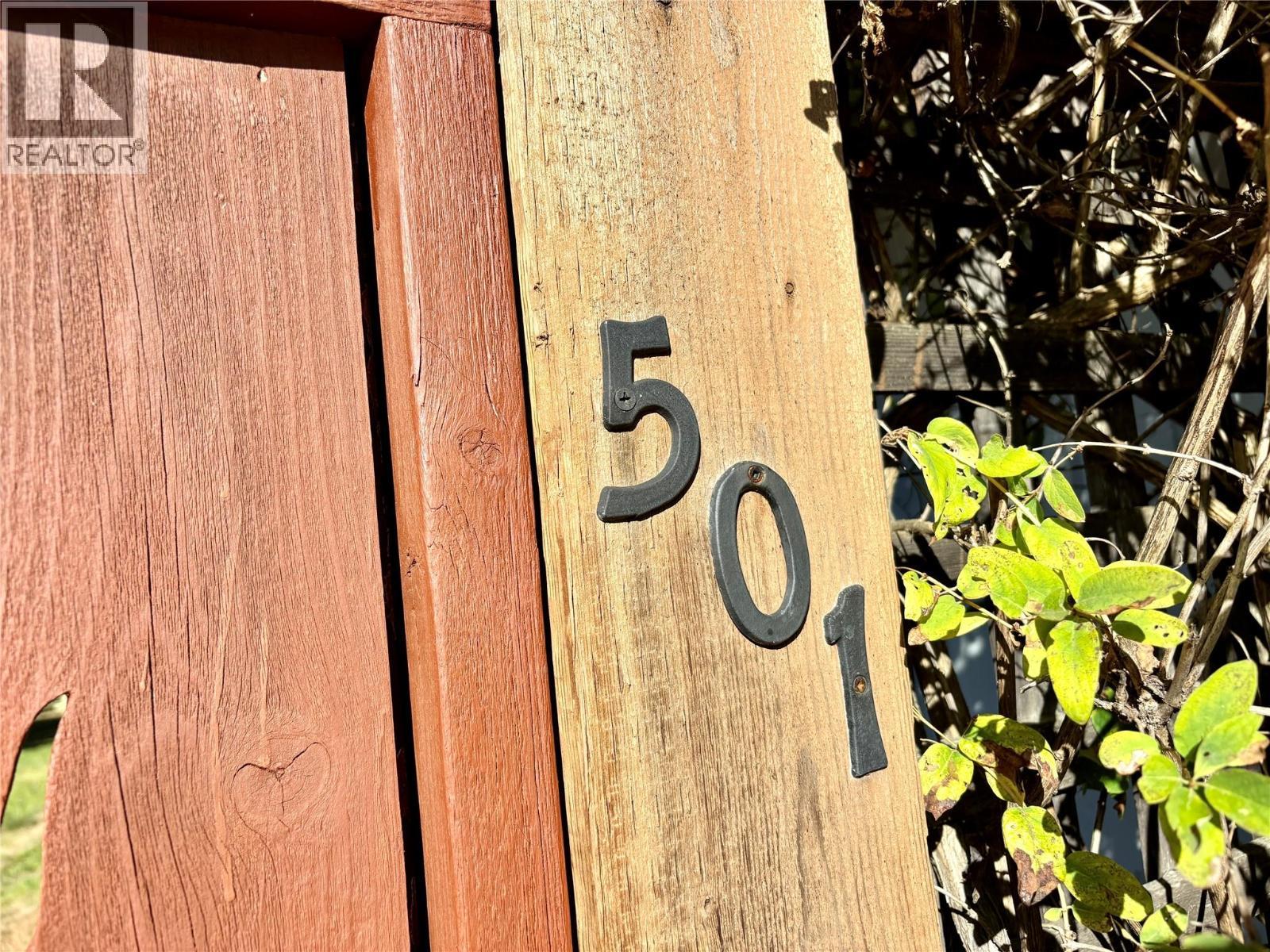Main Entry Gate - 501 Arthur Street, Slocan, BC - Photo Showing Other Room