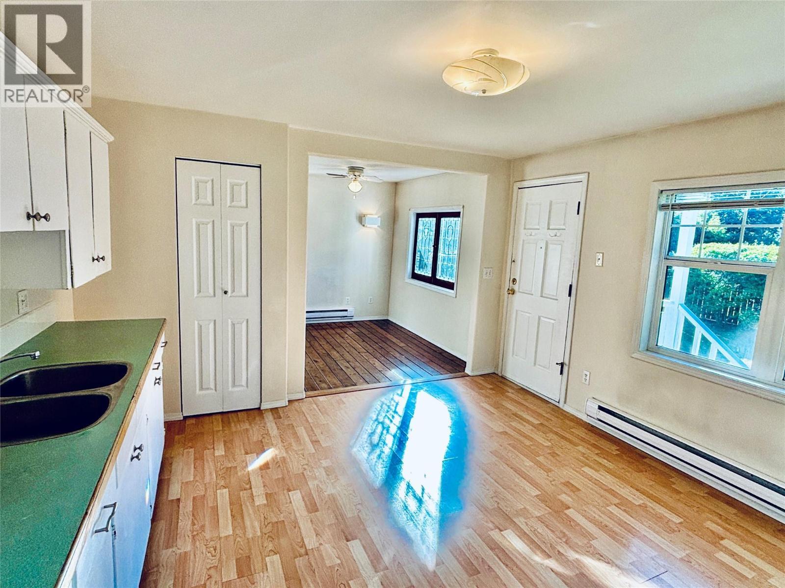 501 Arthur Street, Slocan, BC - Indoor Photo Showing Kitchen With Double Sink