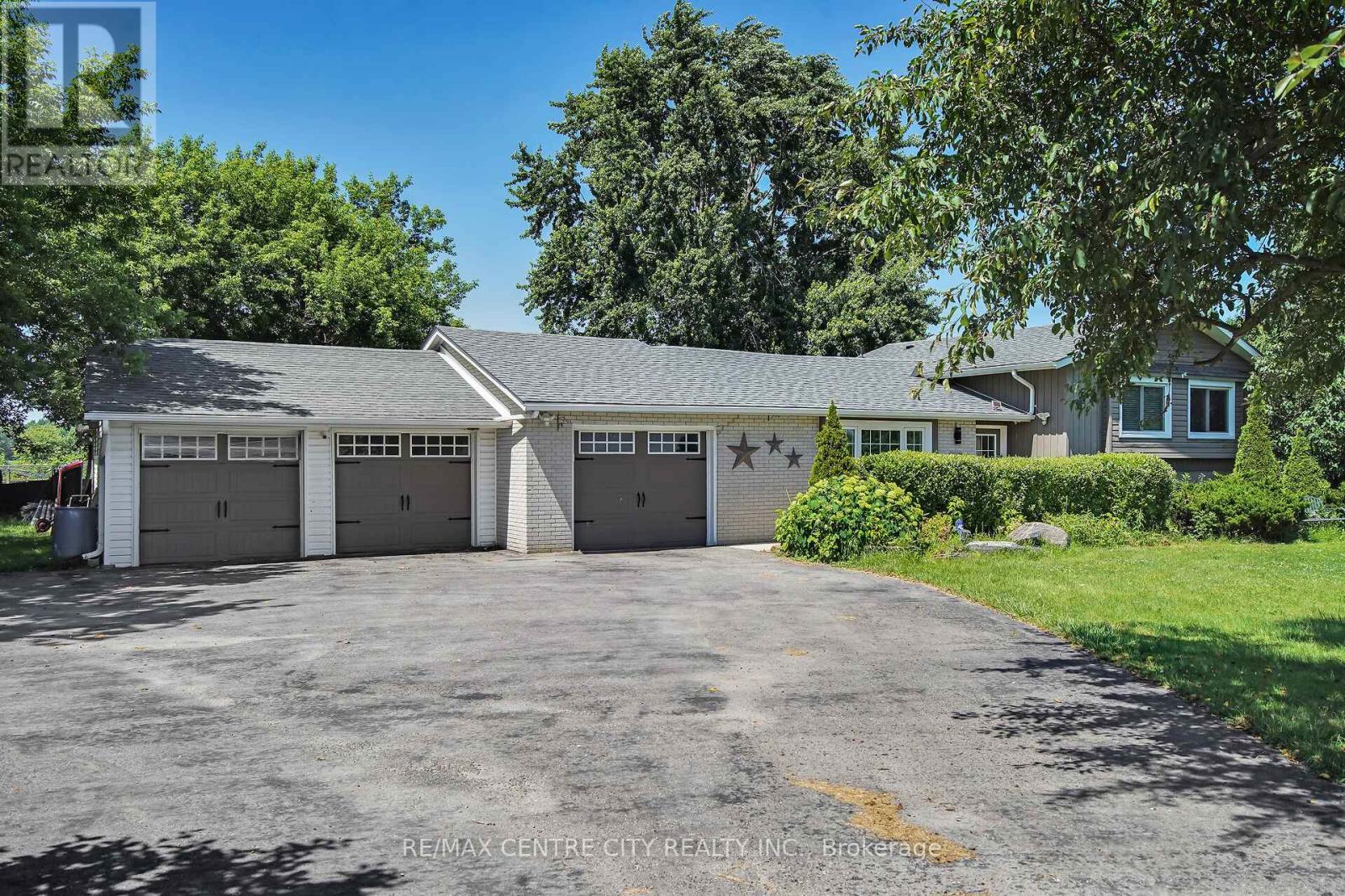 2103 Fanshawe Park Road W, Middlesex Centre, ON - Outdoor