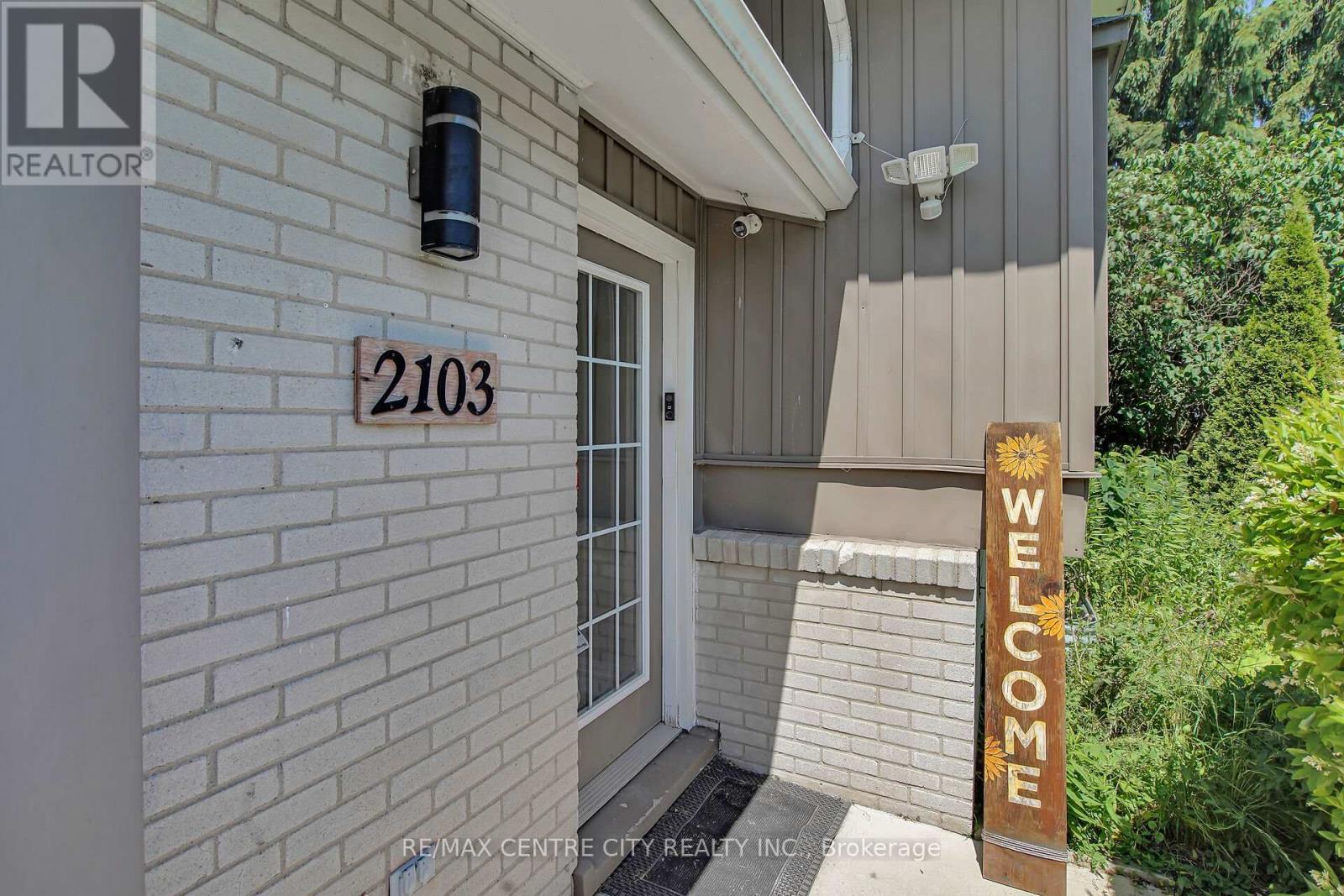 2103 Fanshawe Park Road W, Middlesex Centre, ON - Outdoor With Exterior