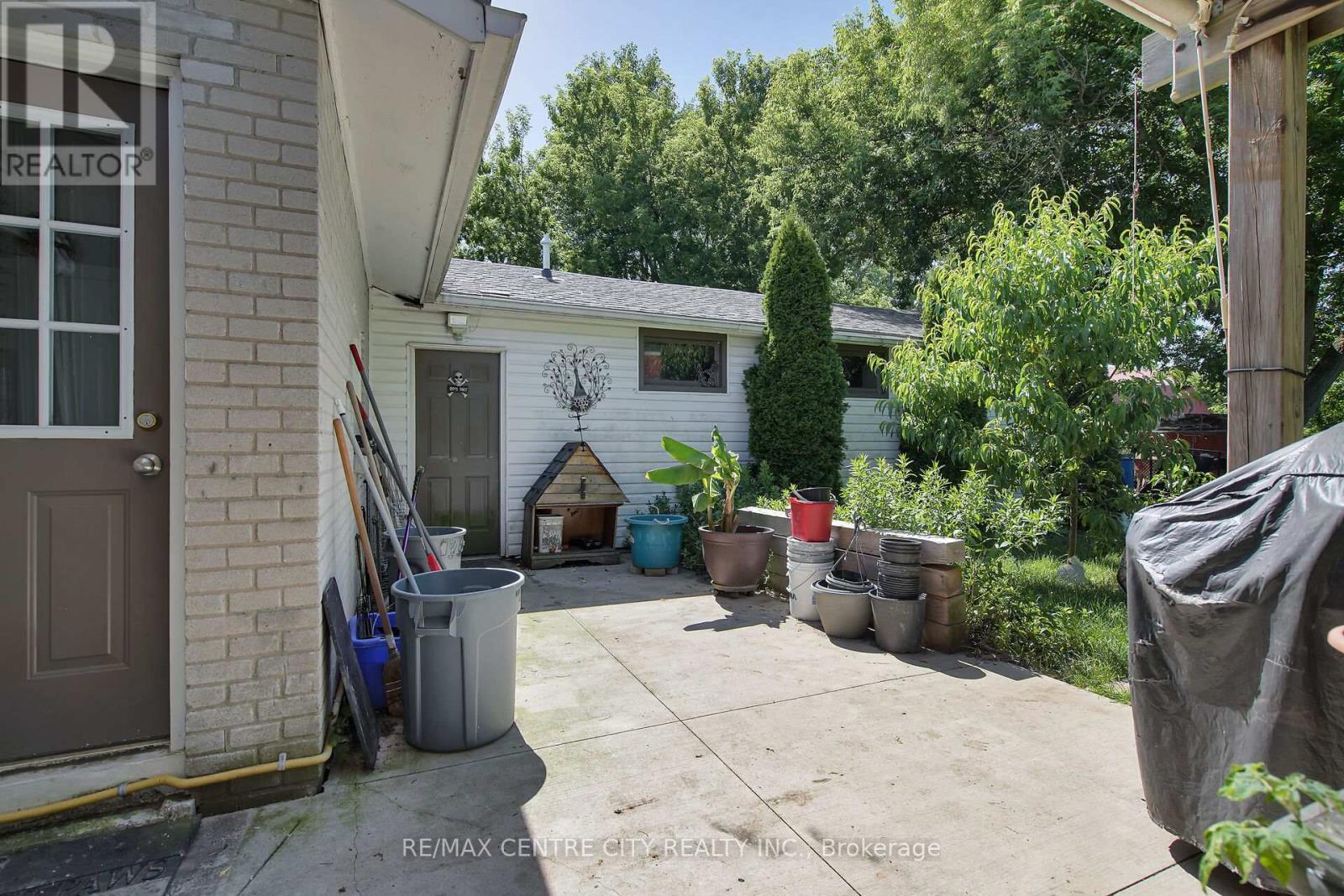 2103 Fanshawe Park Road W, Middlesex Centre, ON - Outdoor With Exterior