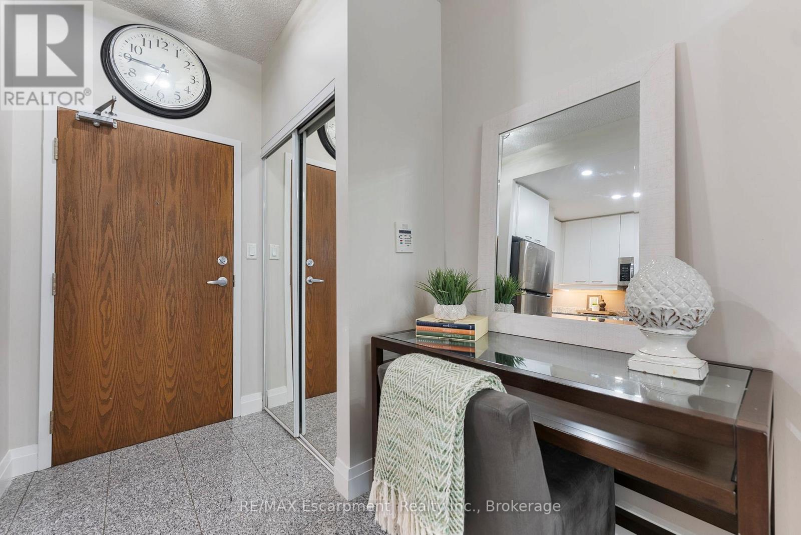 902 - 88 Palace Pier, Toronto (Mimico), ON - Indoor