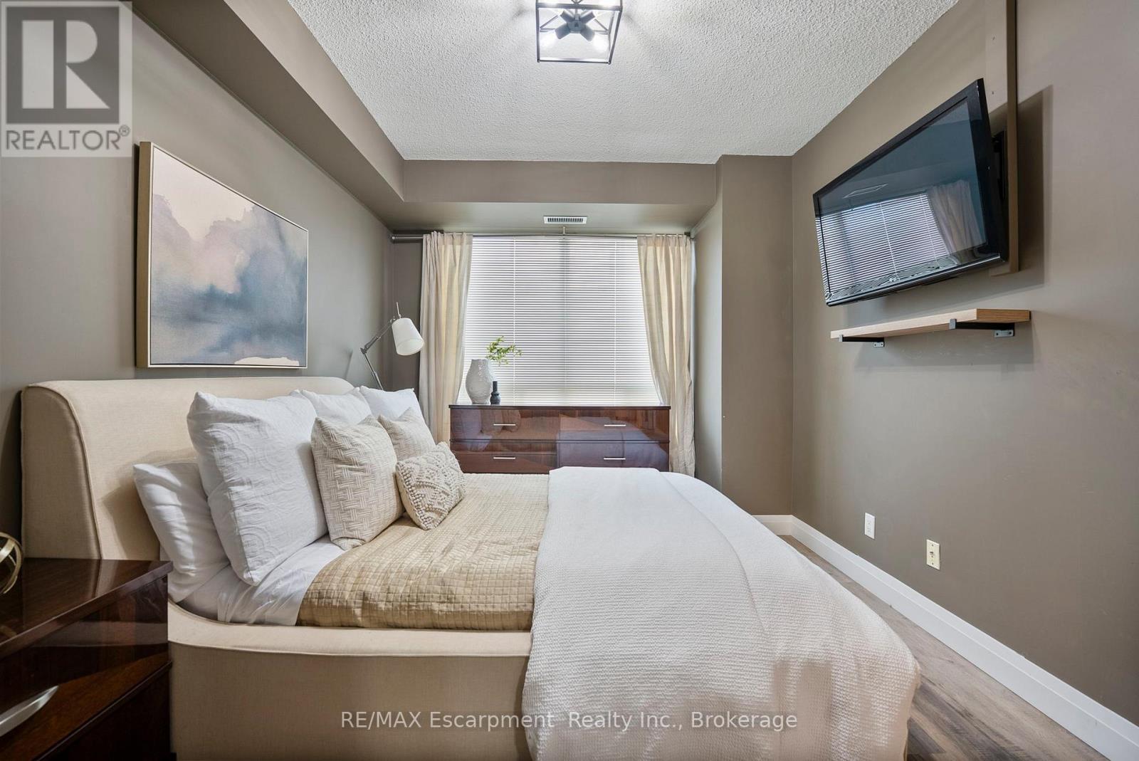 902 - 88 Palace Pier, Toronto (Mimico), ON - Indoor Photo Showing Bedroom